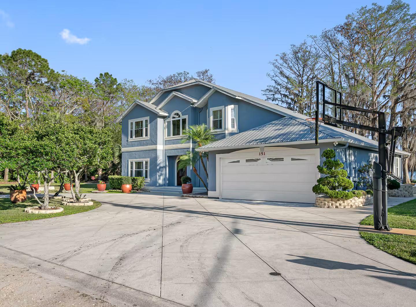 151 LAKESIDE DR — photo 2