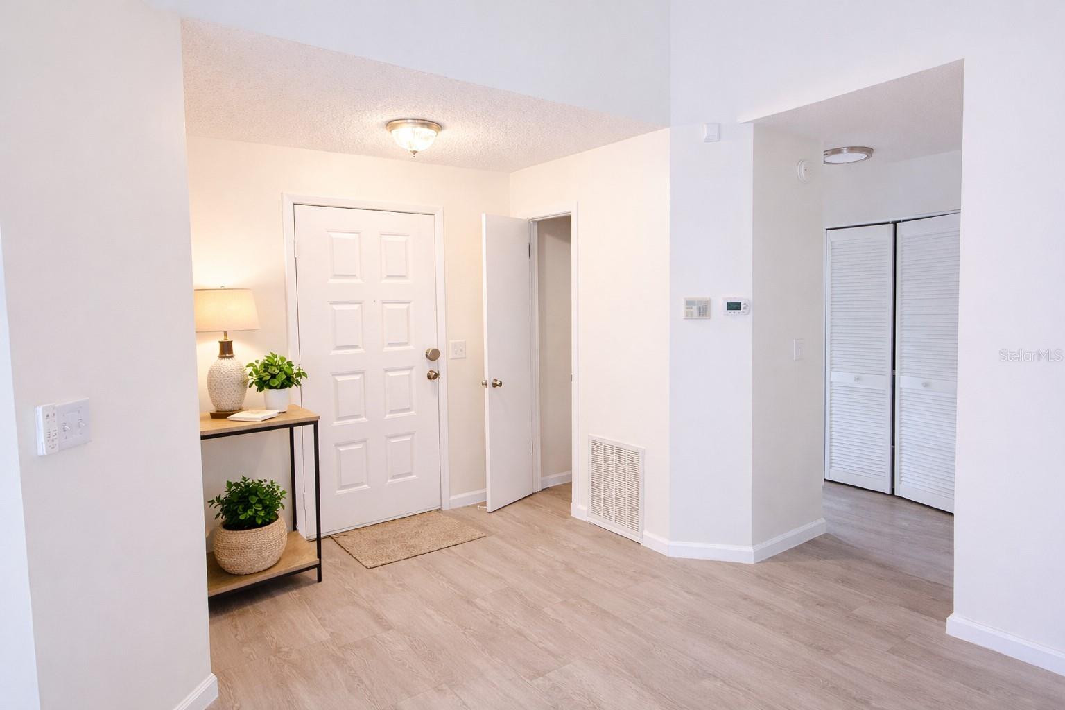 114 SPREADING OAK CT — photo 2
