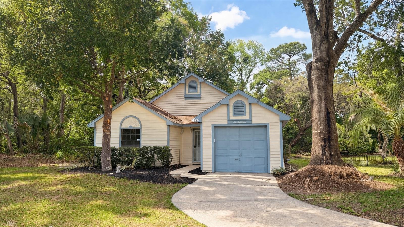 114 SPREADING OAK CT