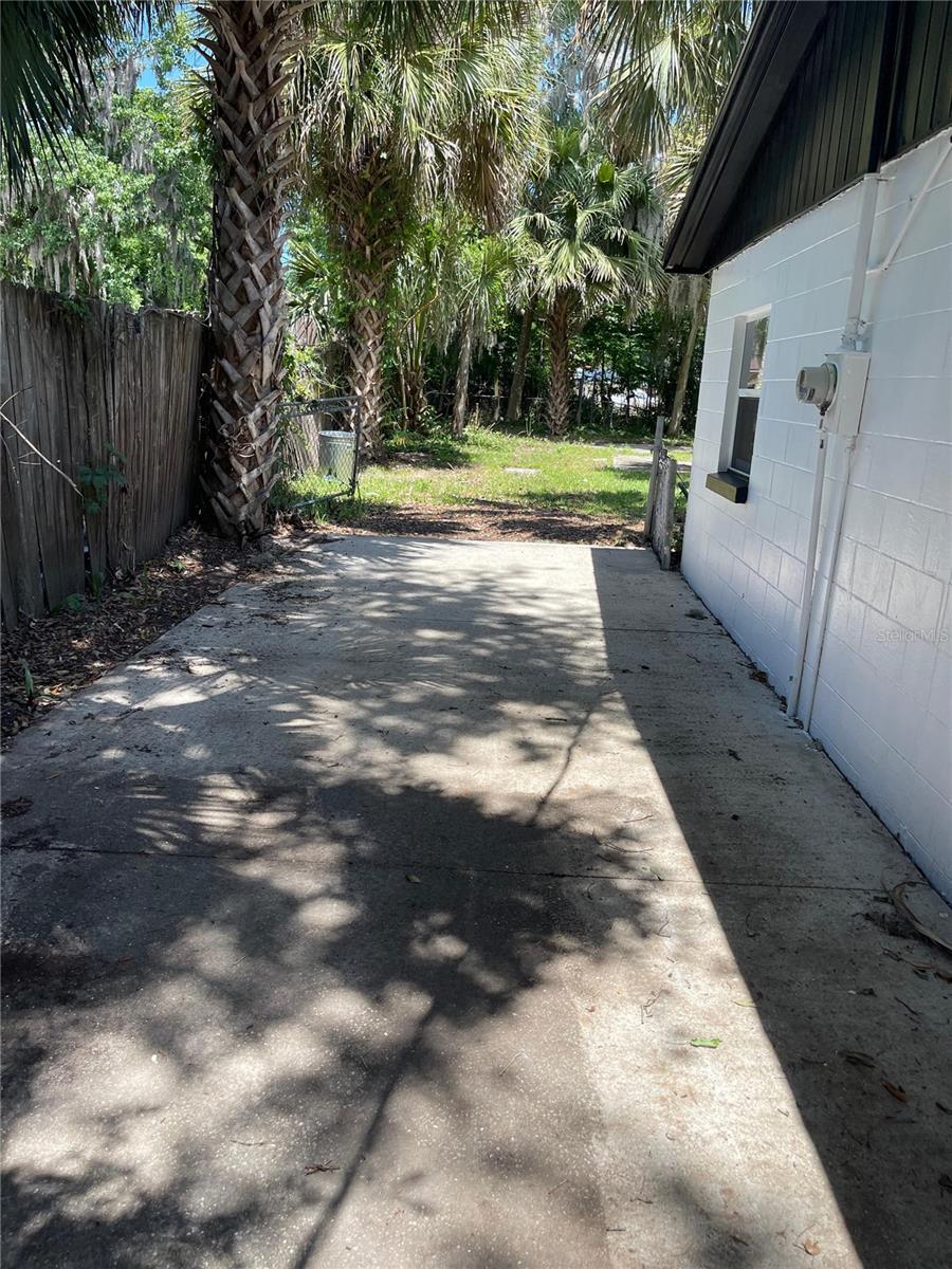 1139 WOODSIDE DR — photo 8