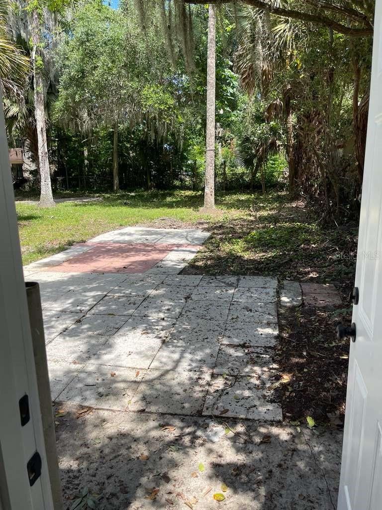 1139 WOODSIDE DR — photo 10