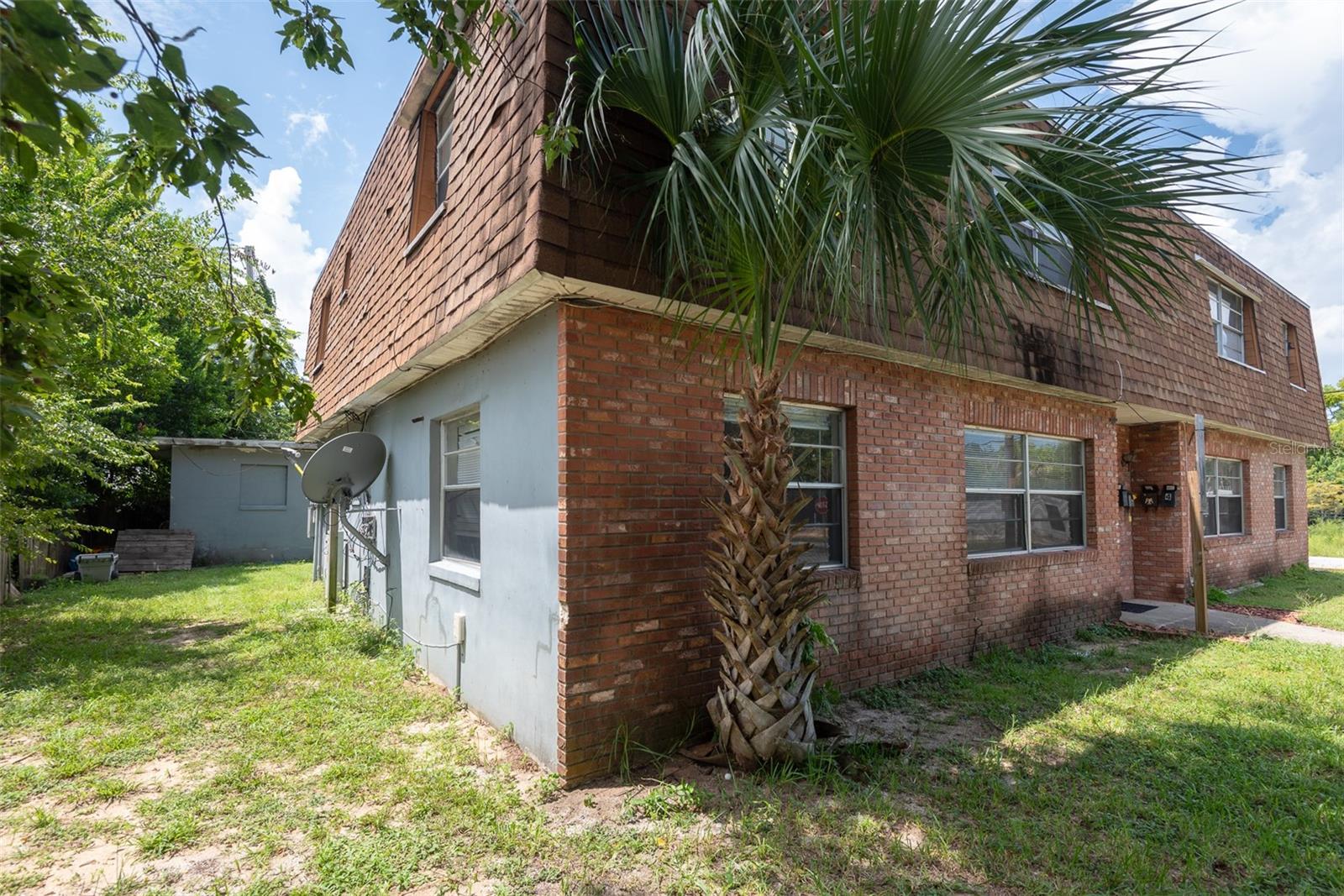 656 WILLIAMSBURG DR — photo 4