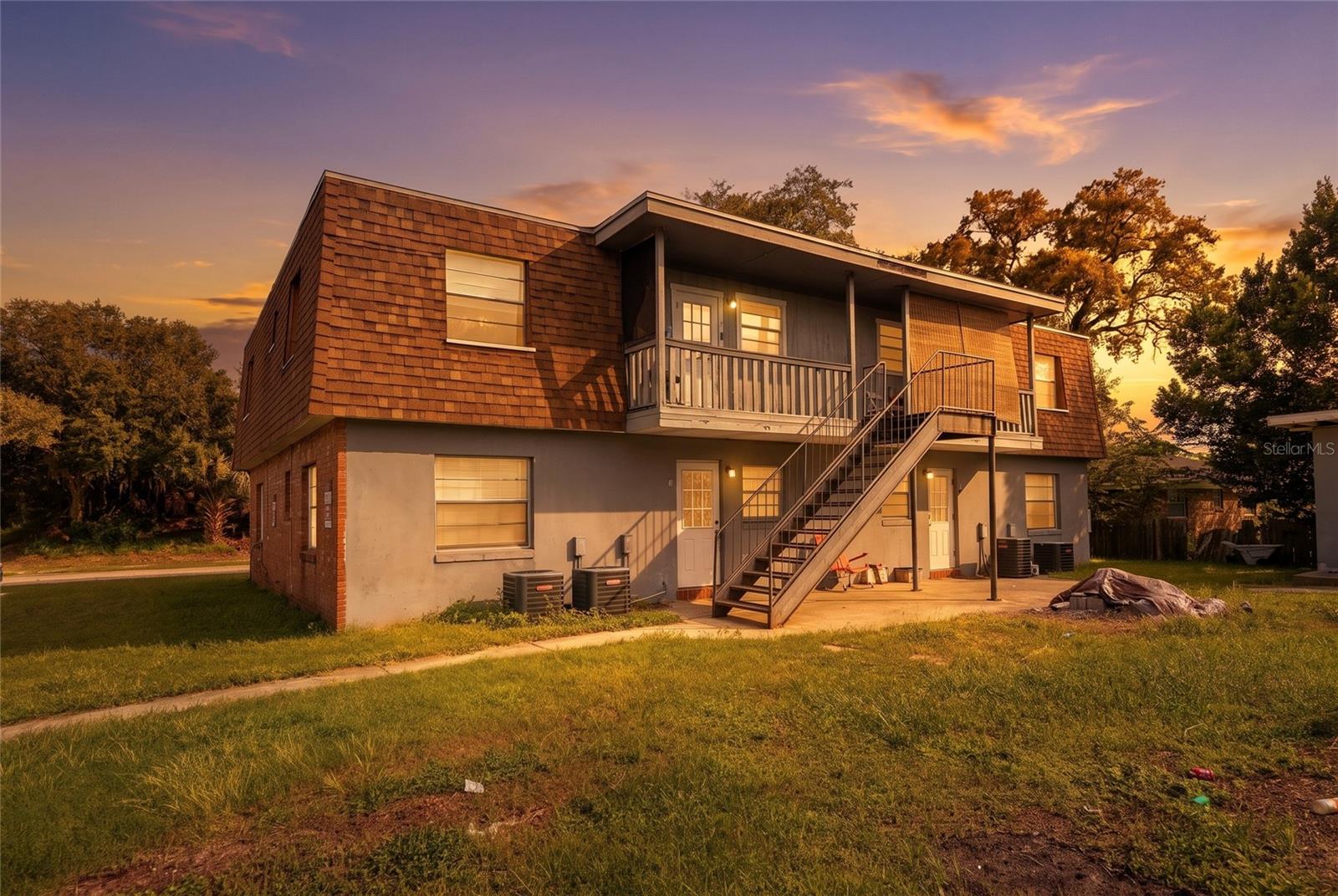 656 WILLIAMSBURG DR