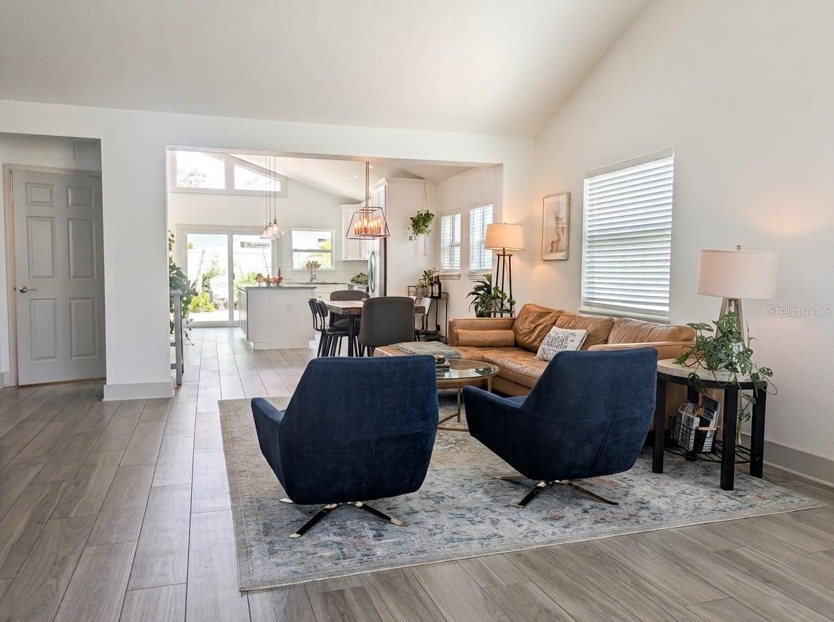 3509 W ROGERS AVE — photo 3