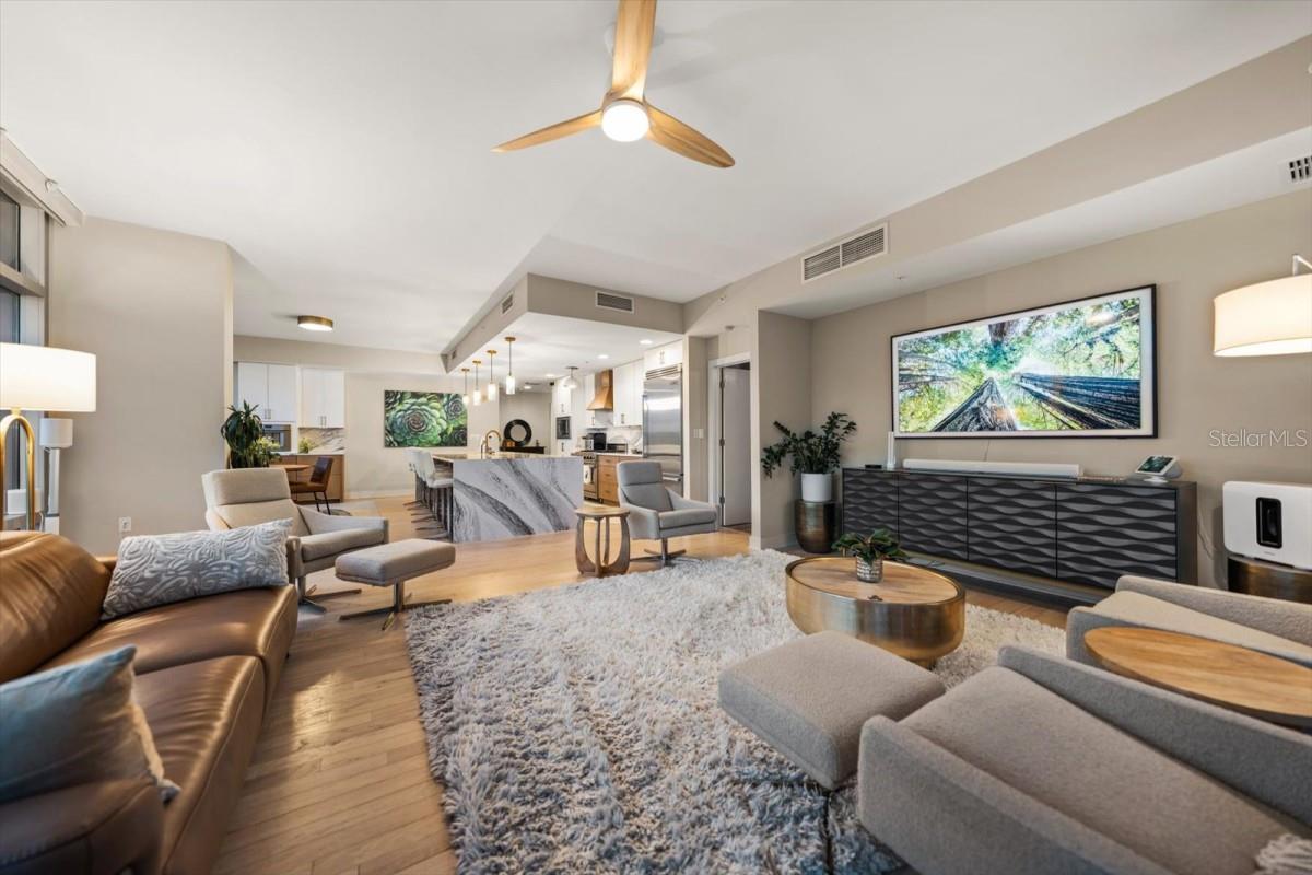 1120 E KENNEDY BLVD #319