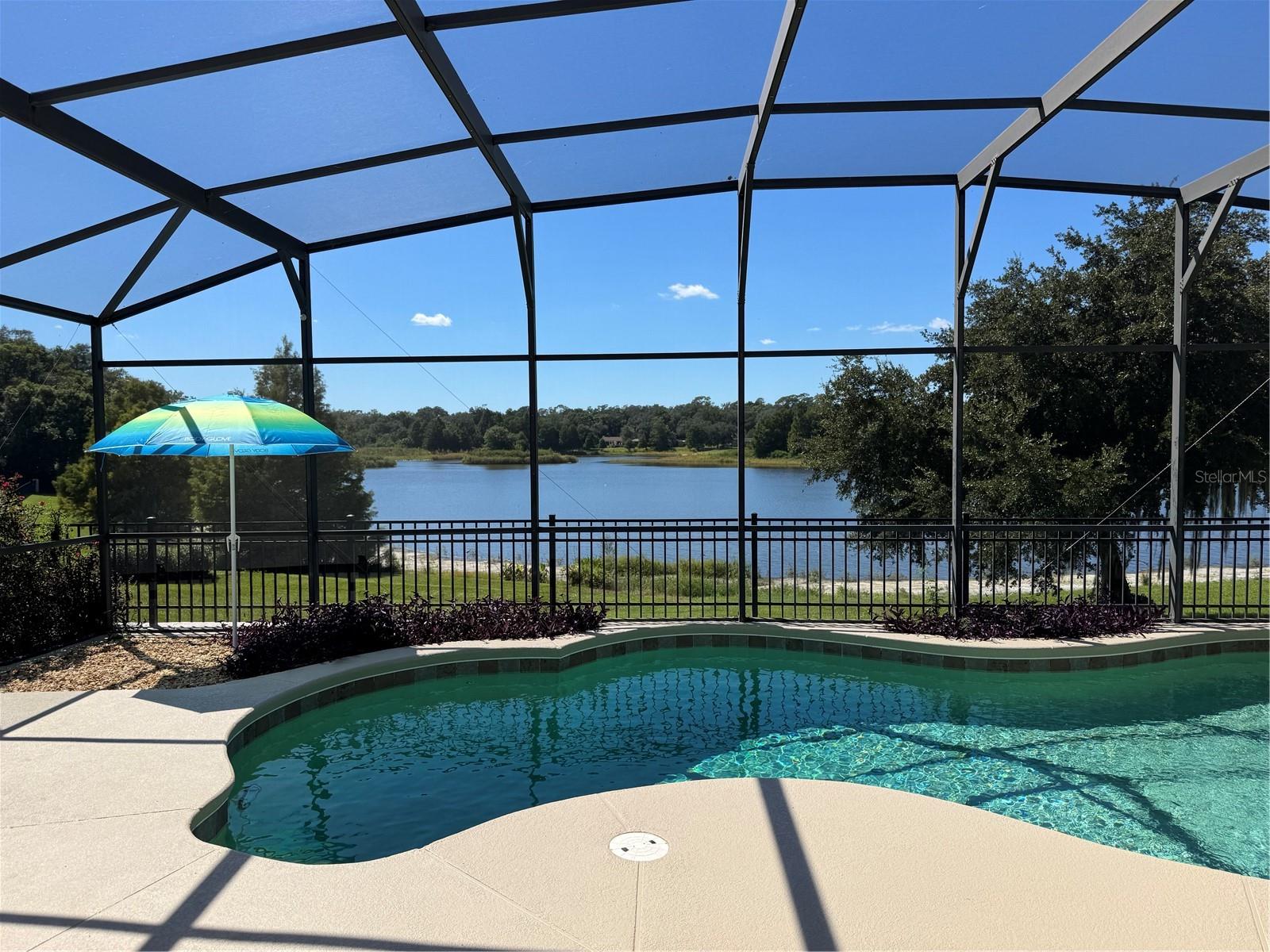 1940 DEERVIEW PL — photo 2