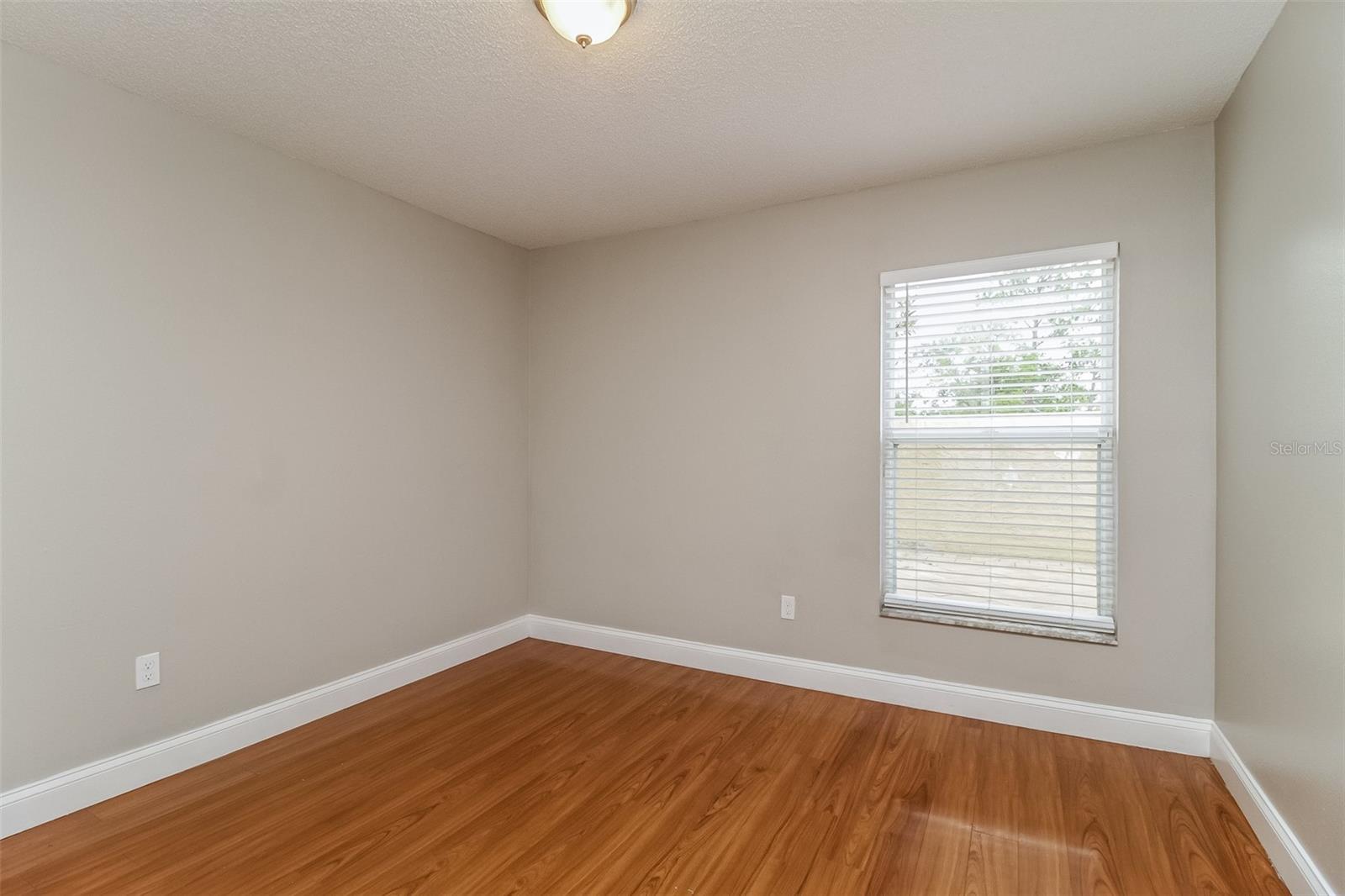 120 LAKEBREEZE CIR — photo 12