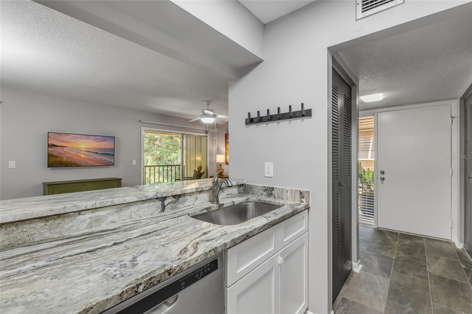 130 JASMINE WOODS CT #5B — photo 12