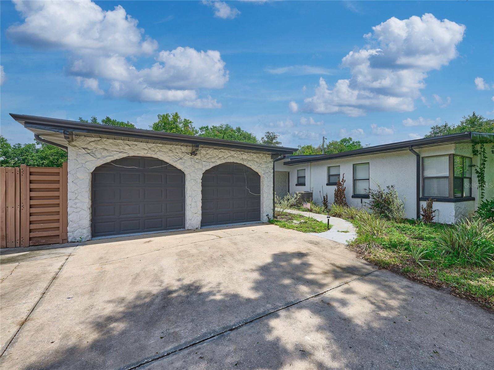 1100 CORNELL DR — photo 11