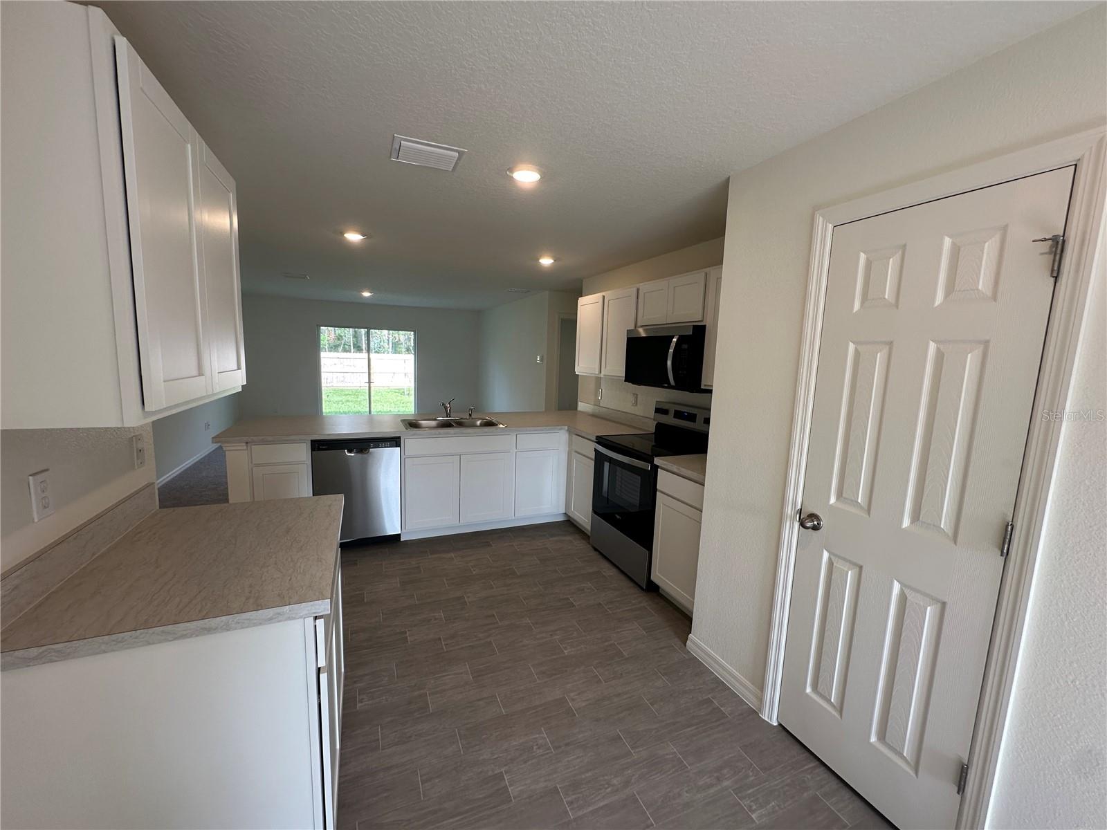 7 REIDSVILLE DR — photo 4