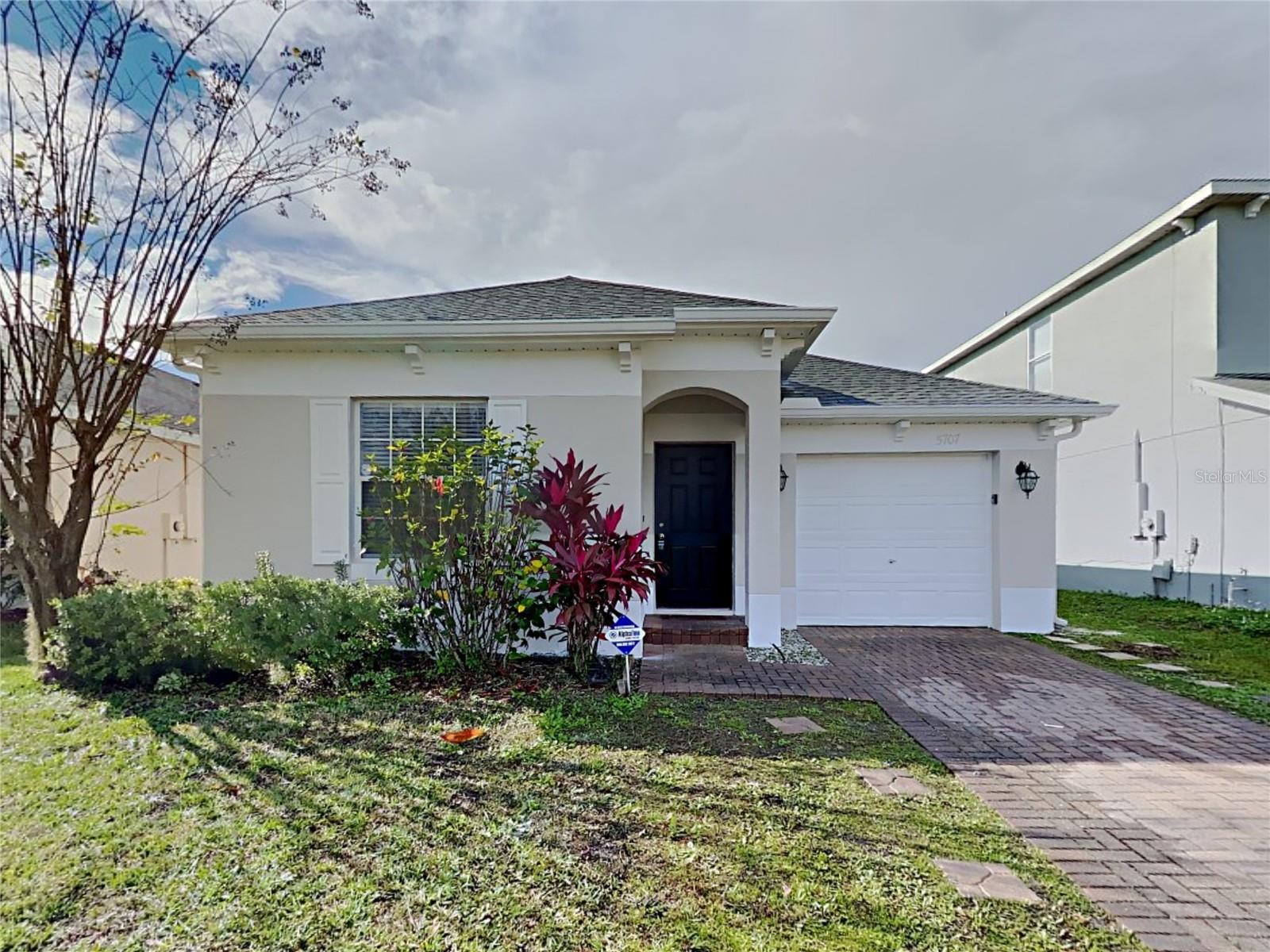 5707 VISTA LINDA DR