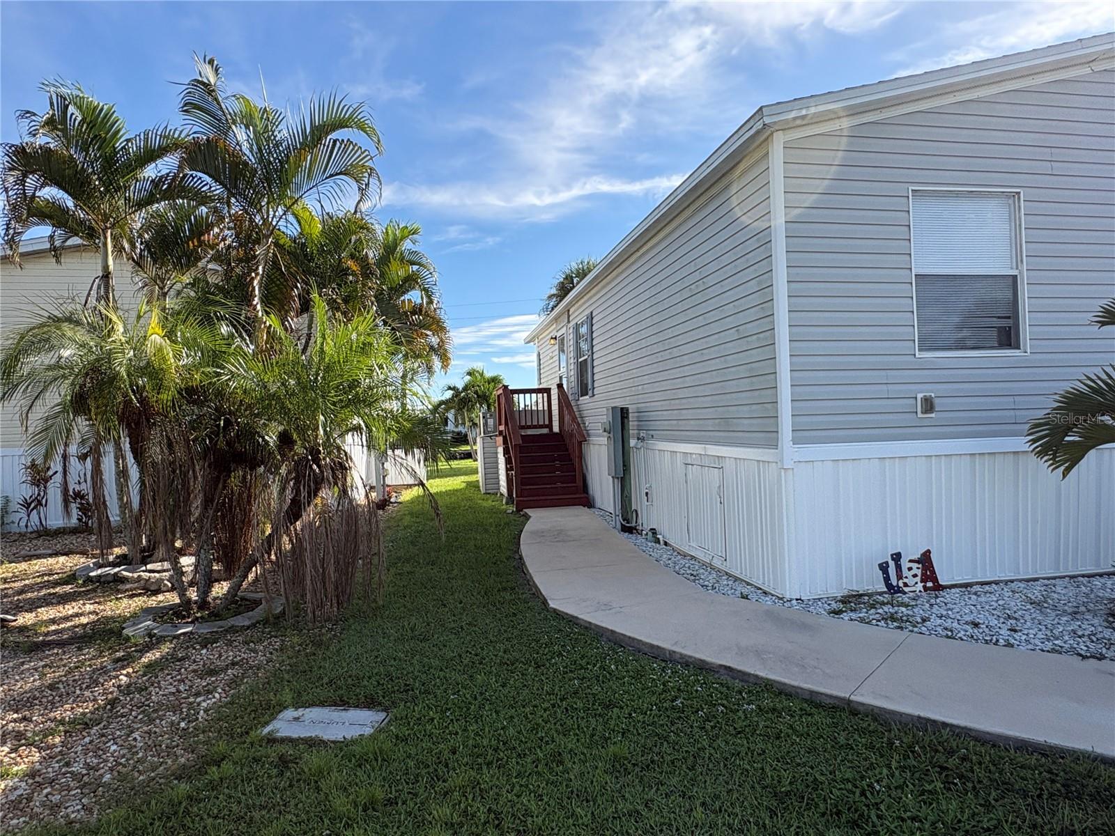 3308 SUNNY HARBOR DR — photo 2