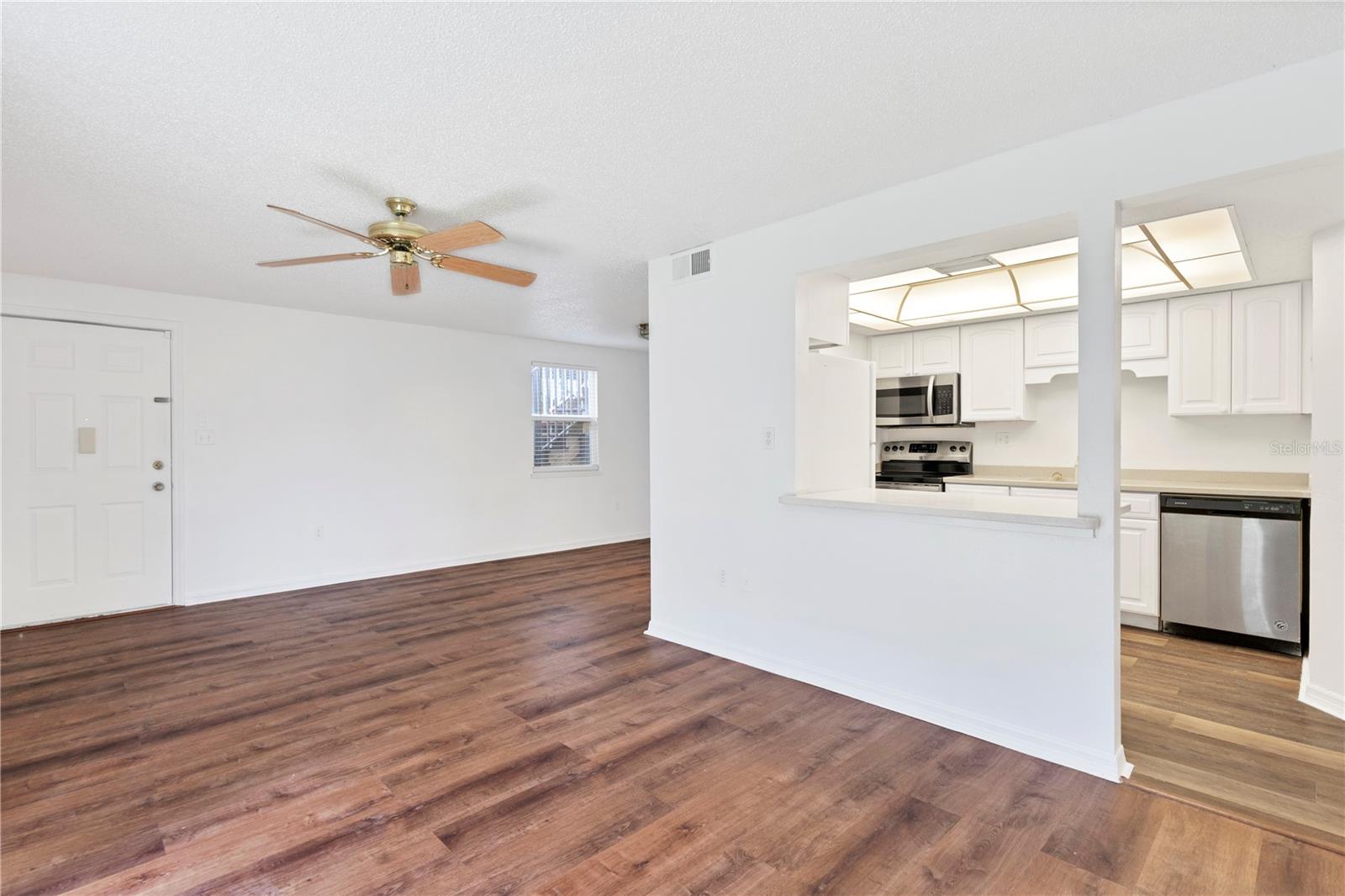 22291 WESTCHESTER BLVD #302 — photo 4