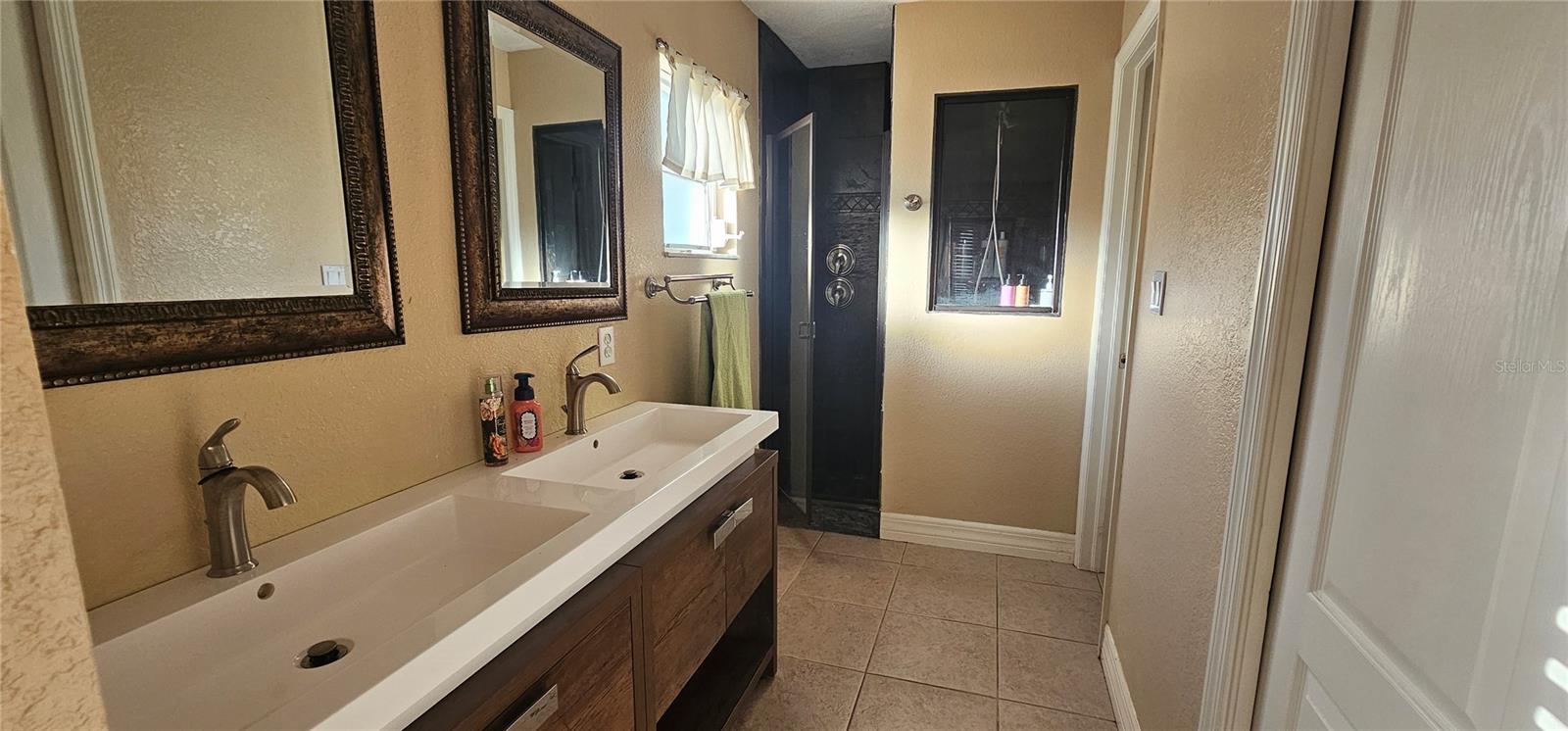 23077 HAMMOND AVE — photo 9