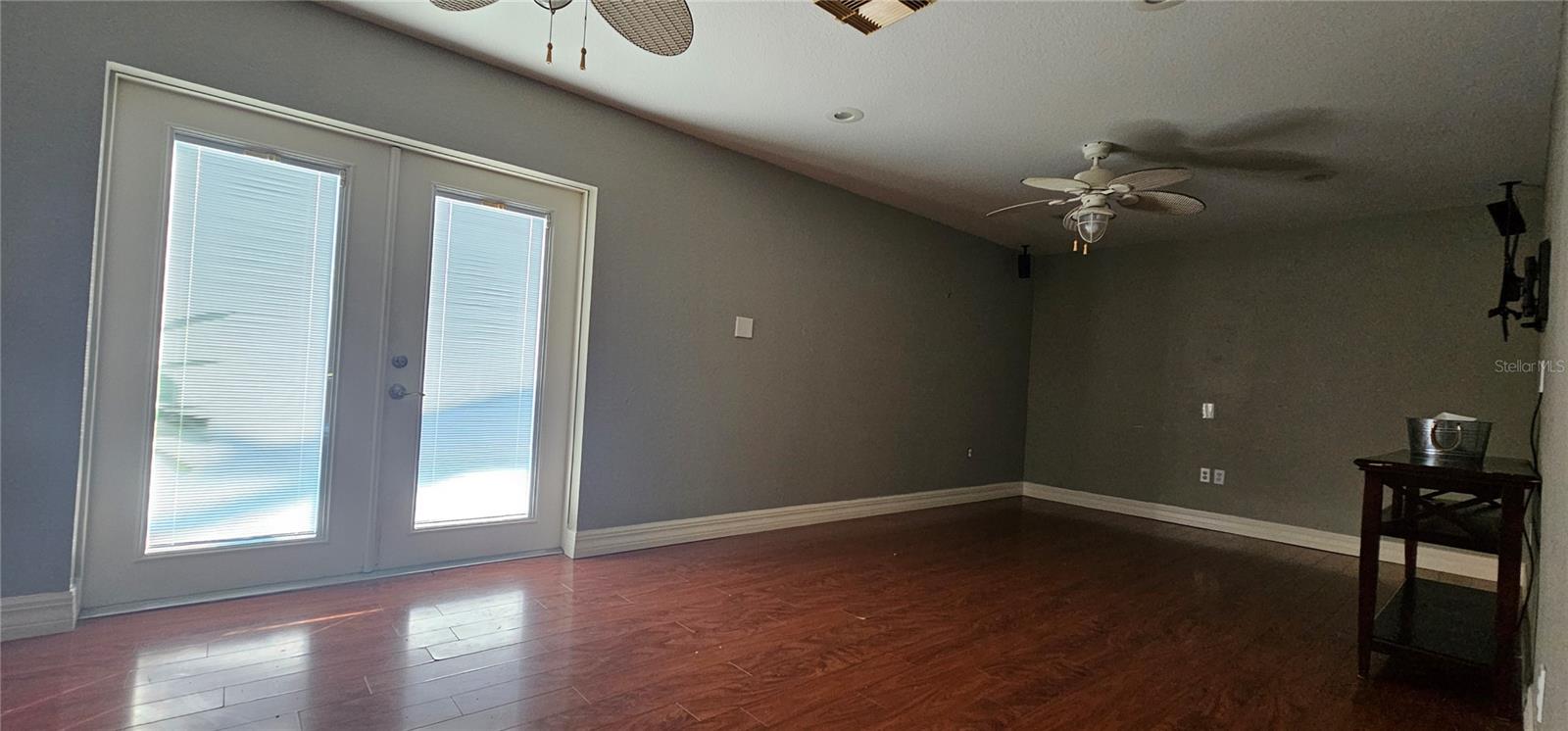 23077 HAMMOND AVE — photo 10