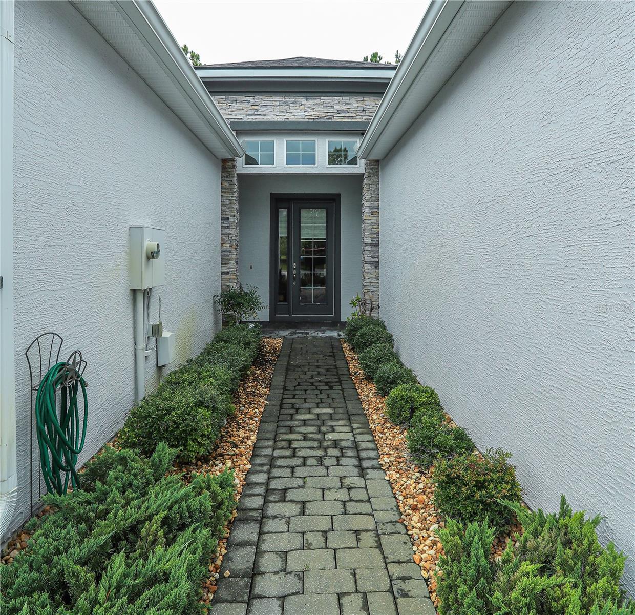875 PINEWOOD DR — photo 3