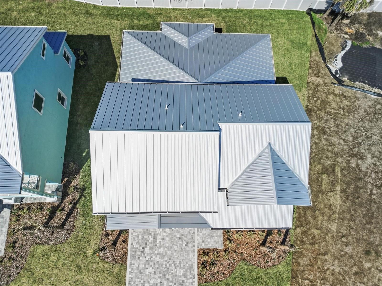 112 BEACHVIEW DR — photo 5