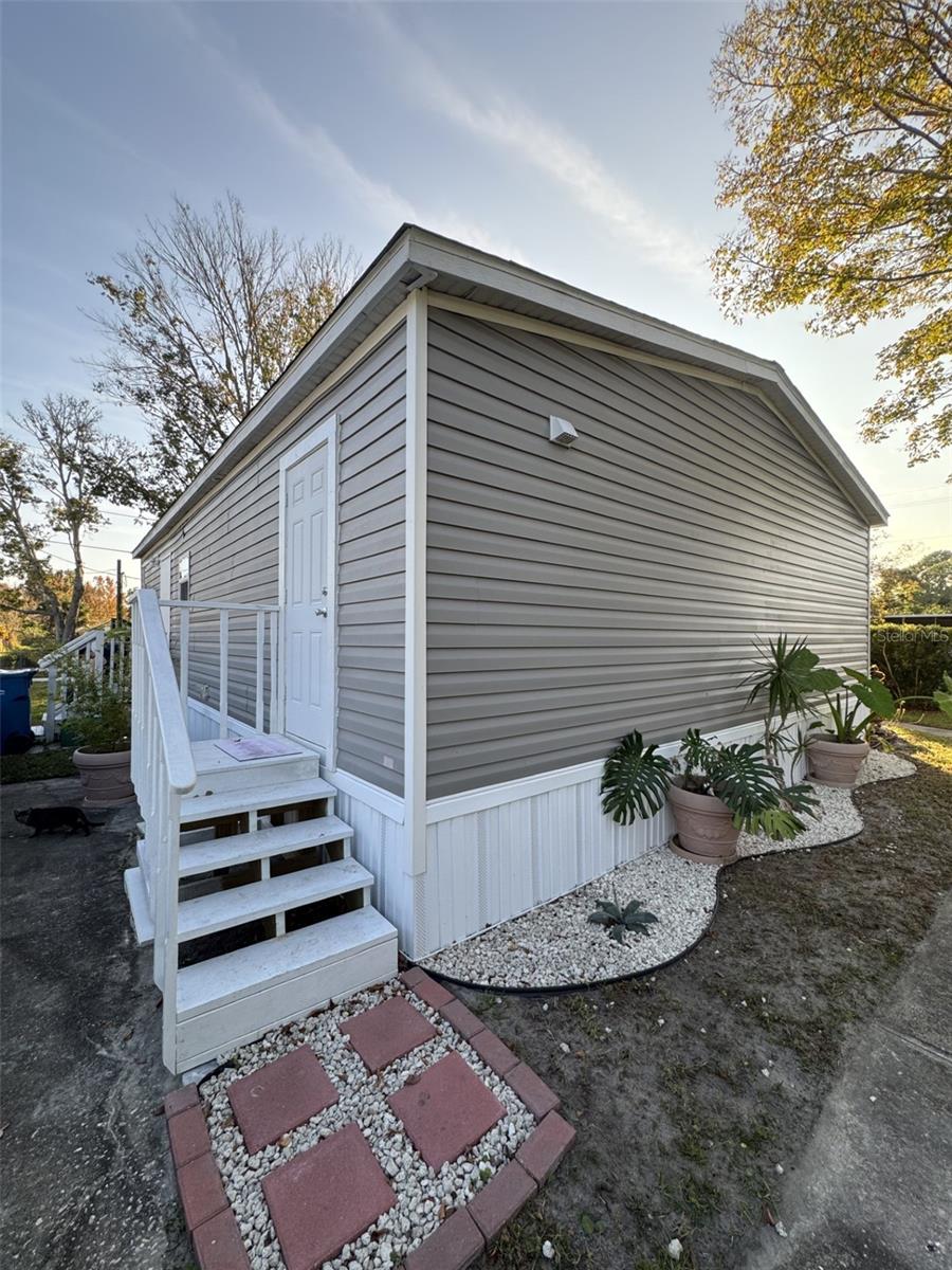 1111 AVENUE G