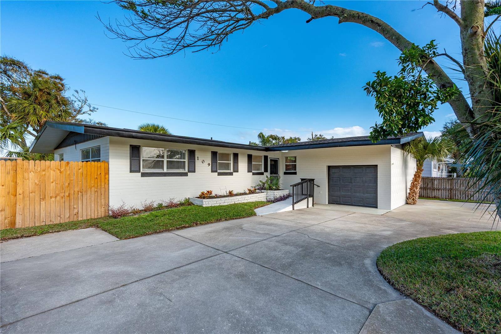 109 STANDISH DR