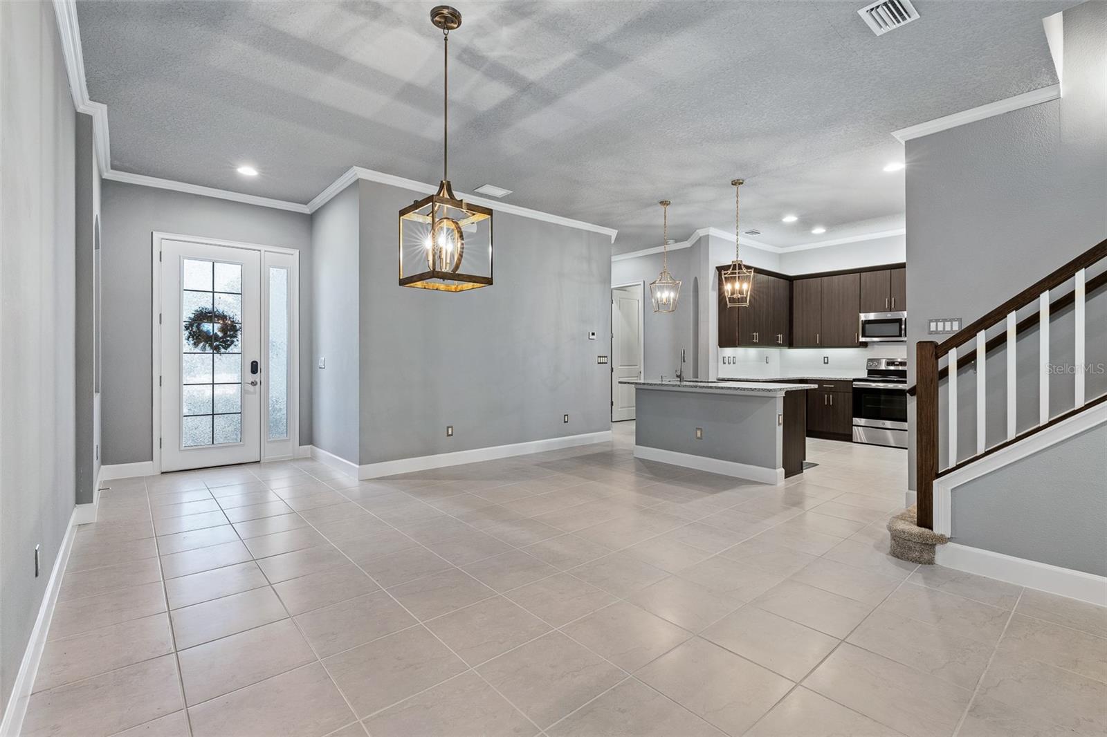 831 PINEWOOD DR — photo 8