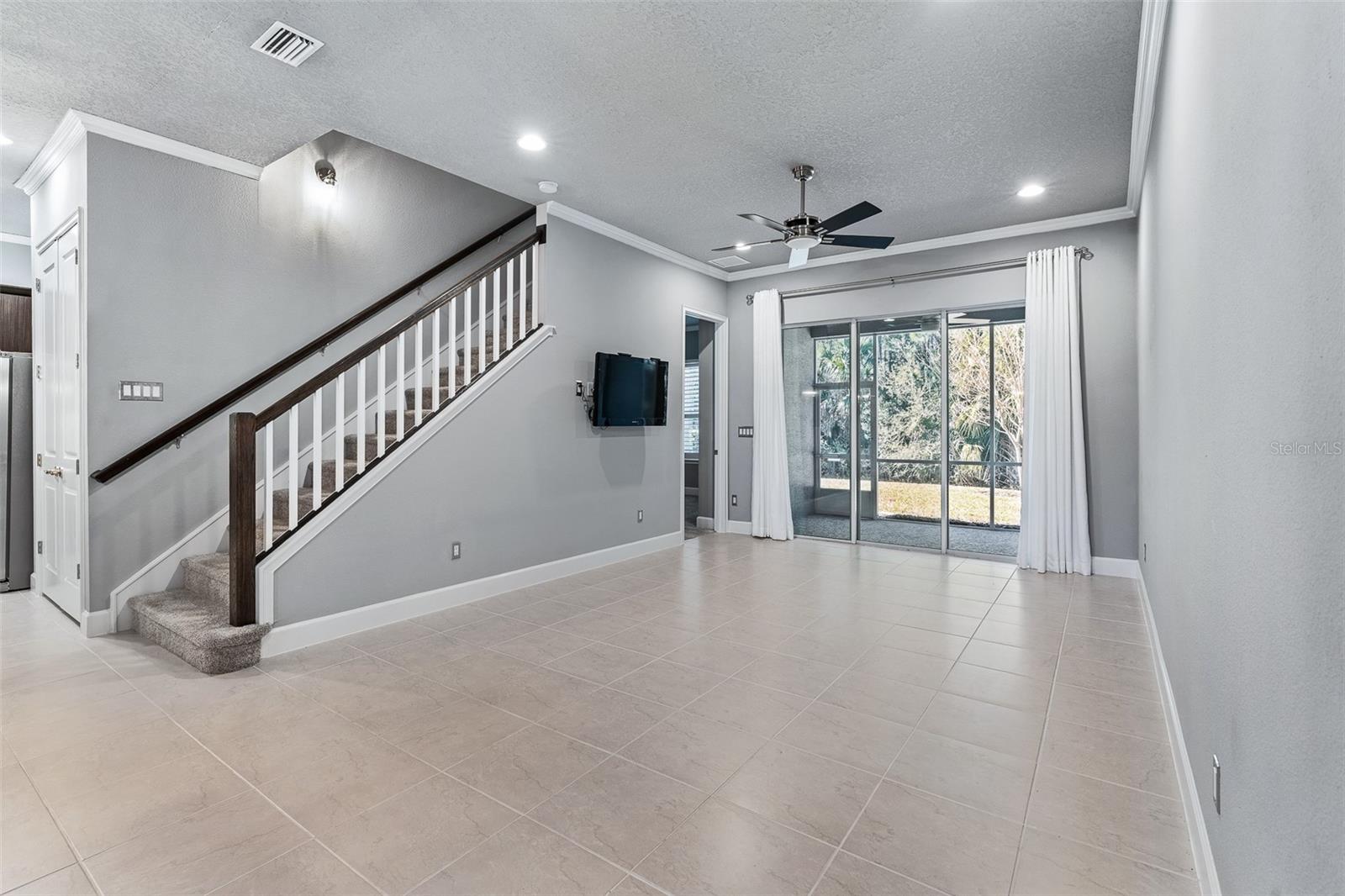 831 PINEWOOD DR — photo 10