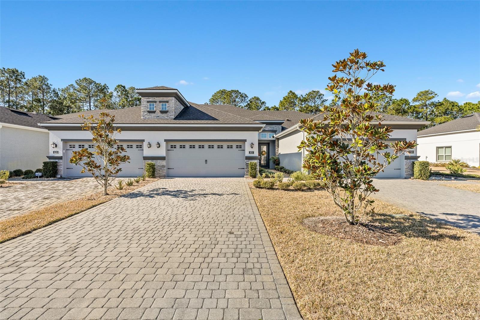 831 PINEWOOD DR