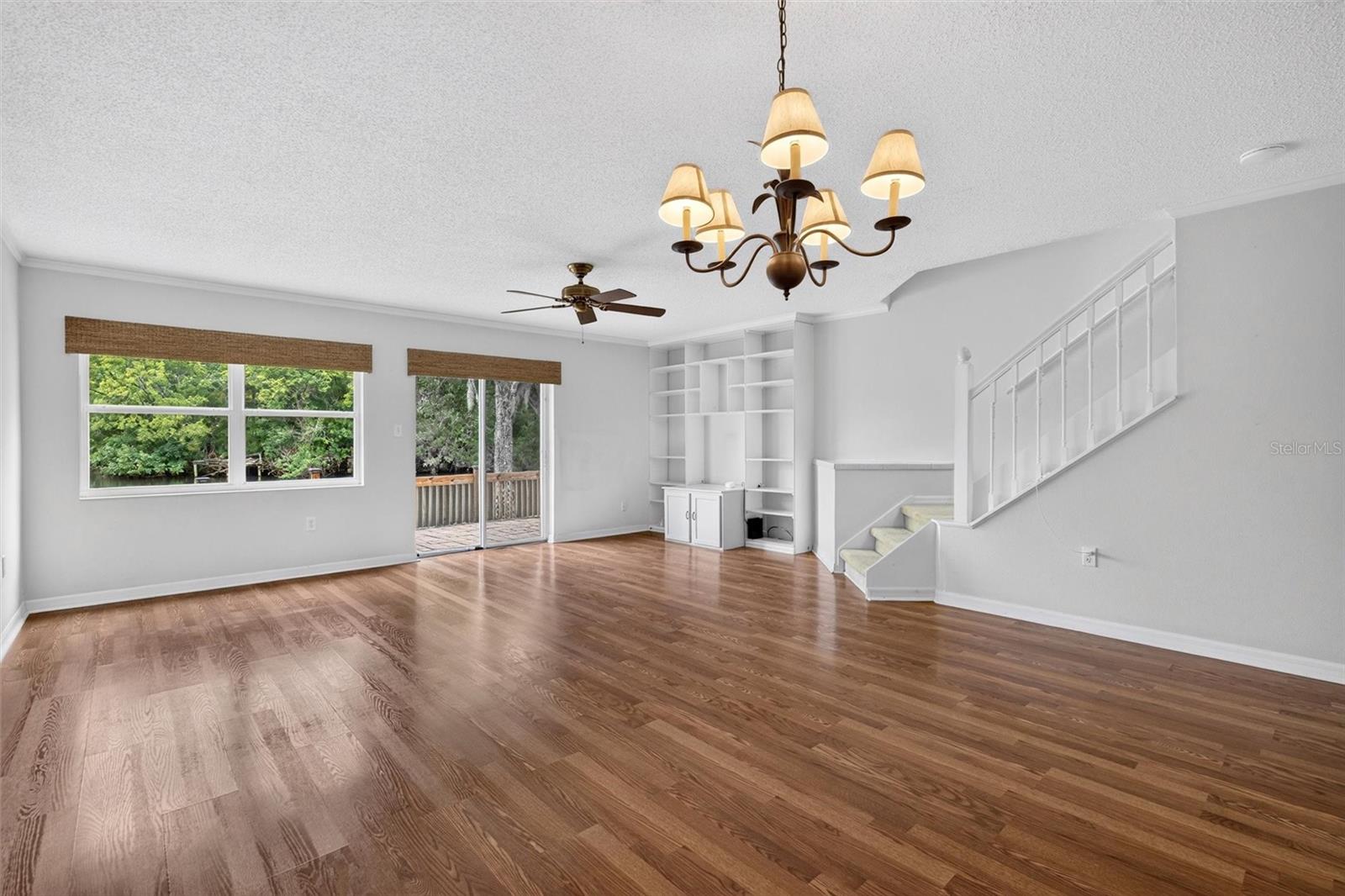 525 LAKE BRIDGE DR — photo 3