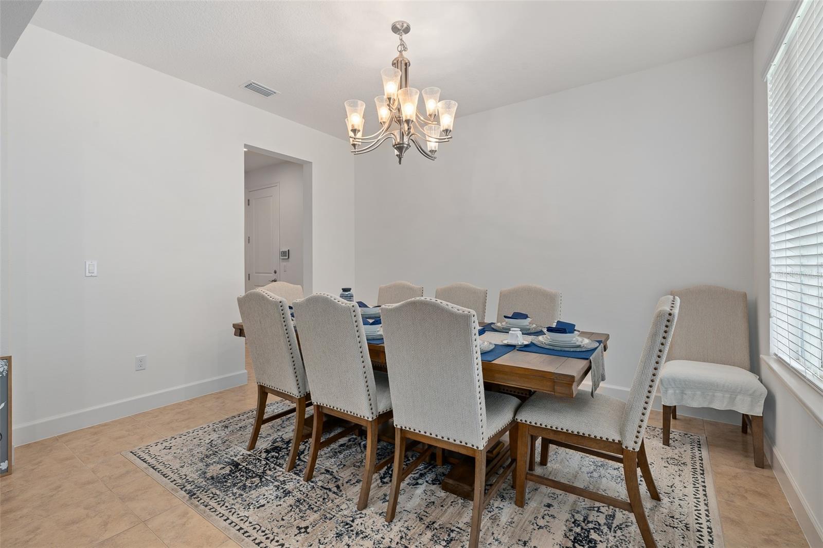 685 ALDENHAM LN — photo 11