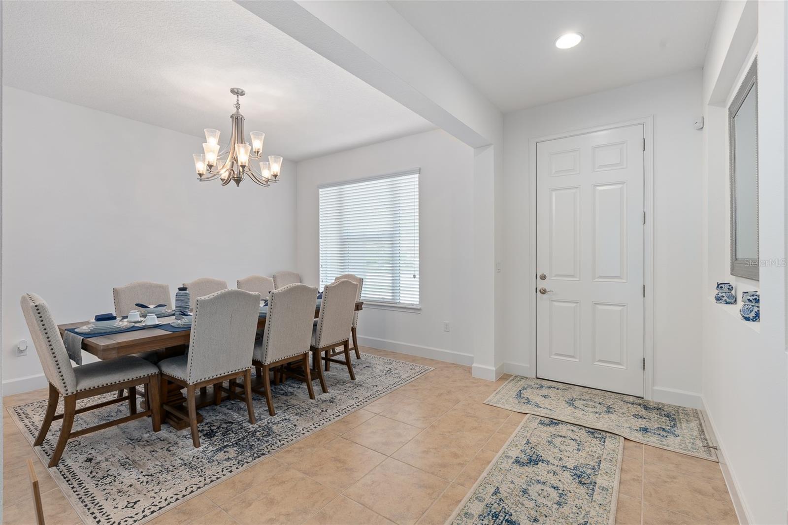 685 ALDENHAM LN — photo 9