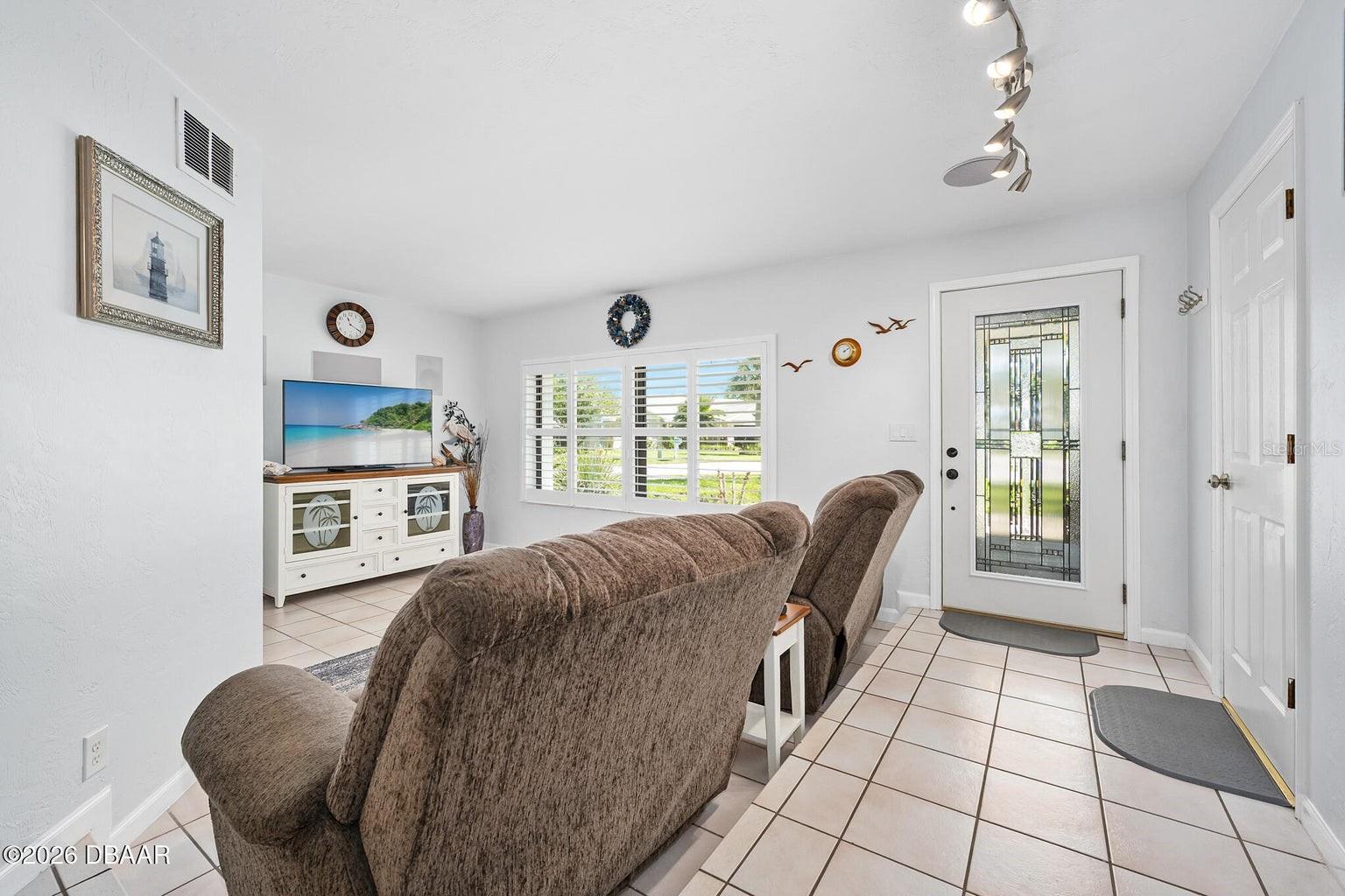4708 DIXIE DR — photo 2