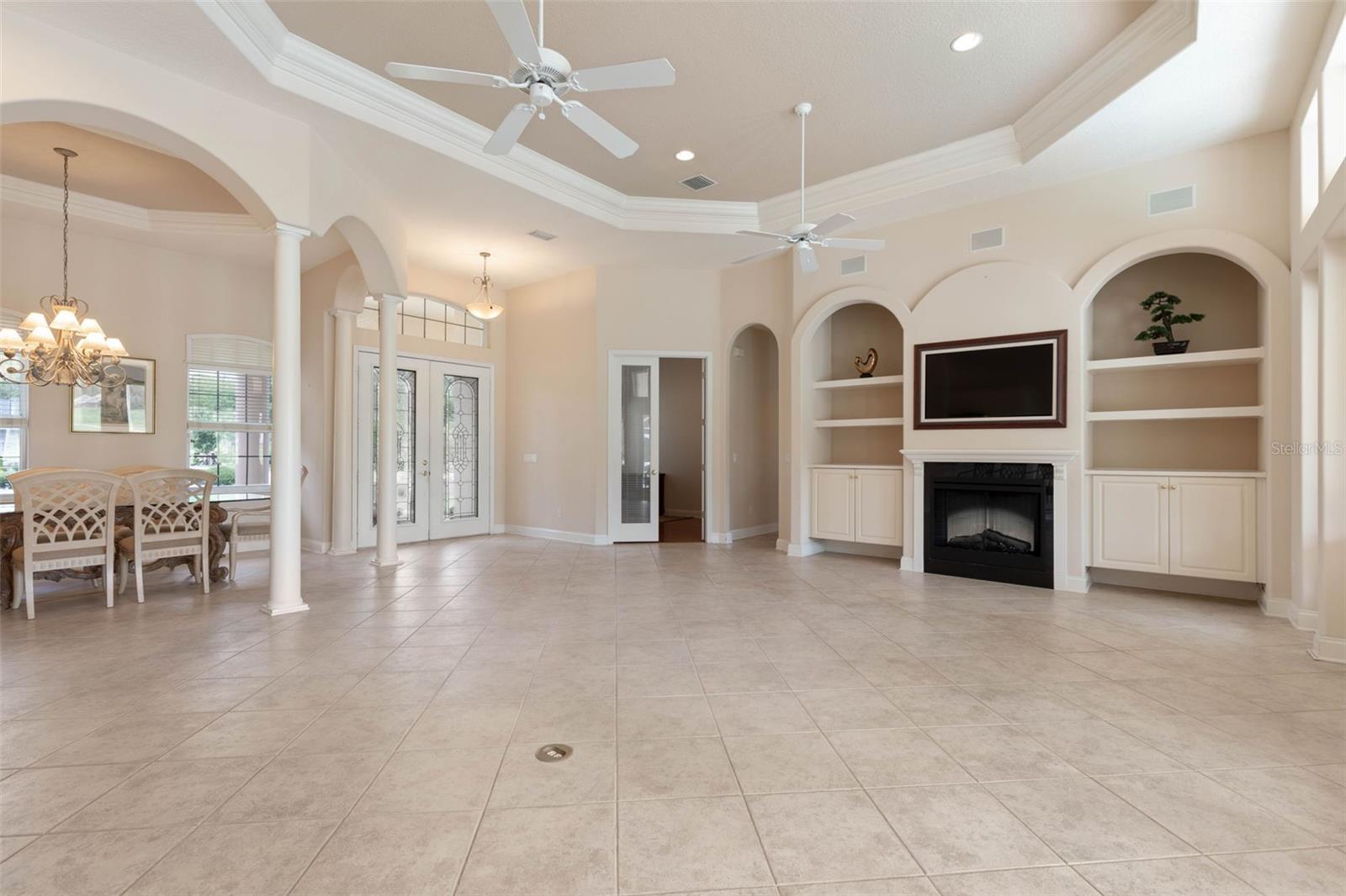 1023 HAMPSTEAD LN — photo 11