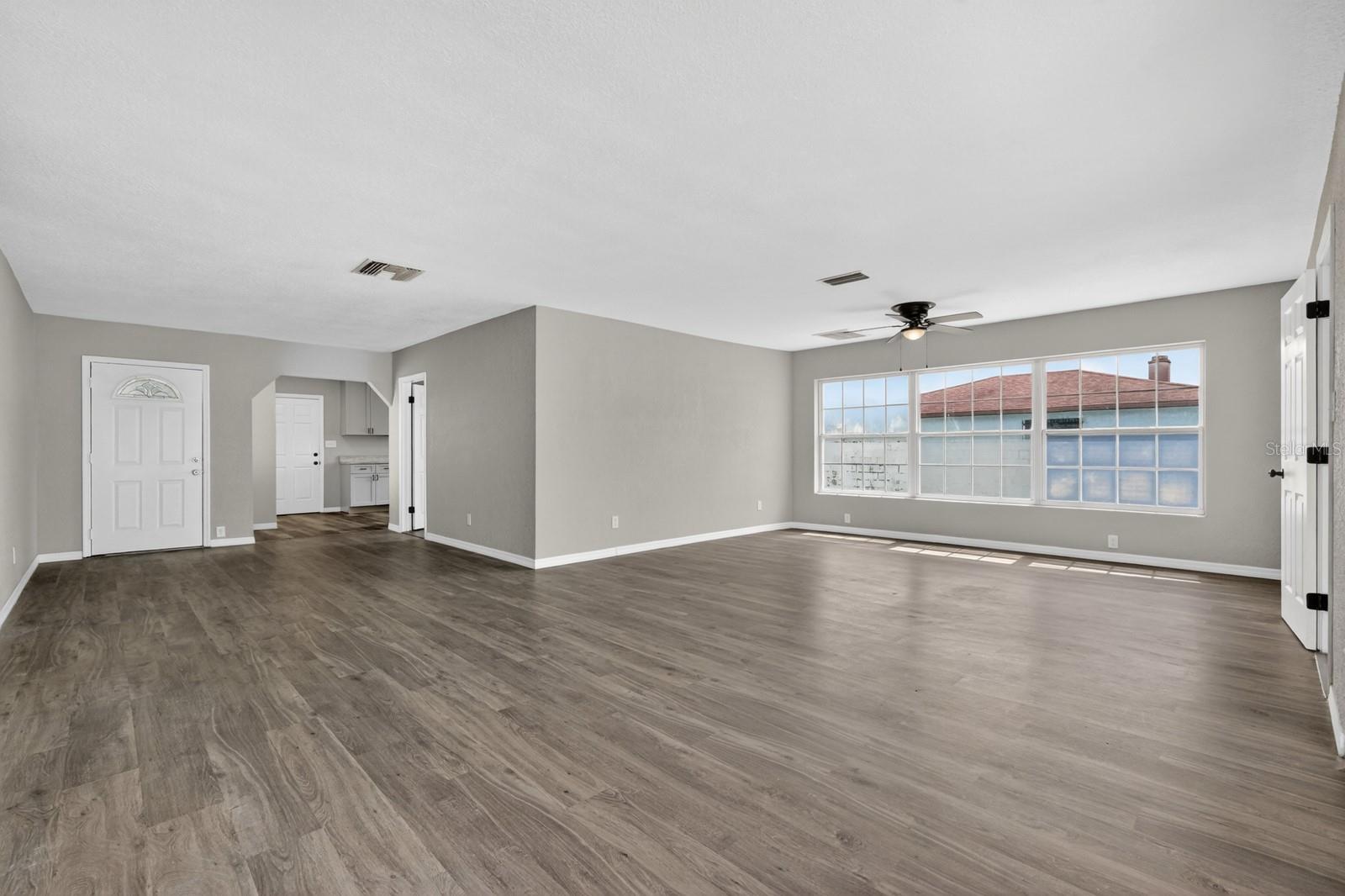 1027 BEL AIRE DR — photo 11