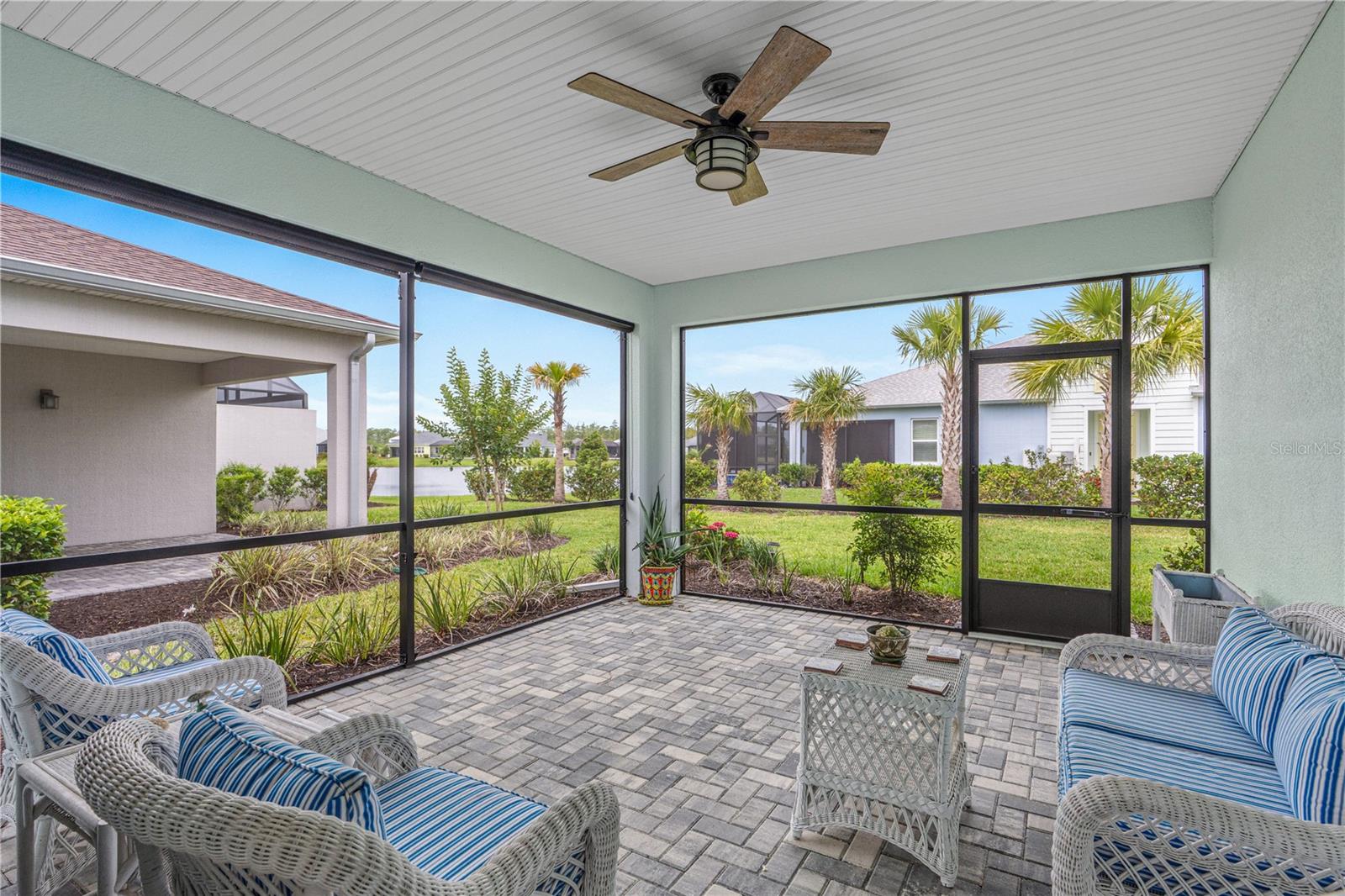 466 MARGARITAVILLE AVE — photo 6