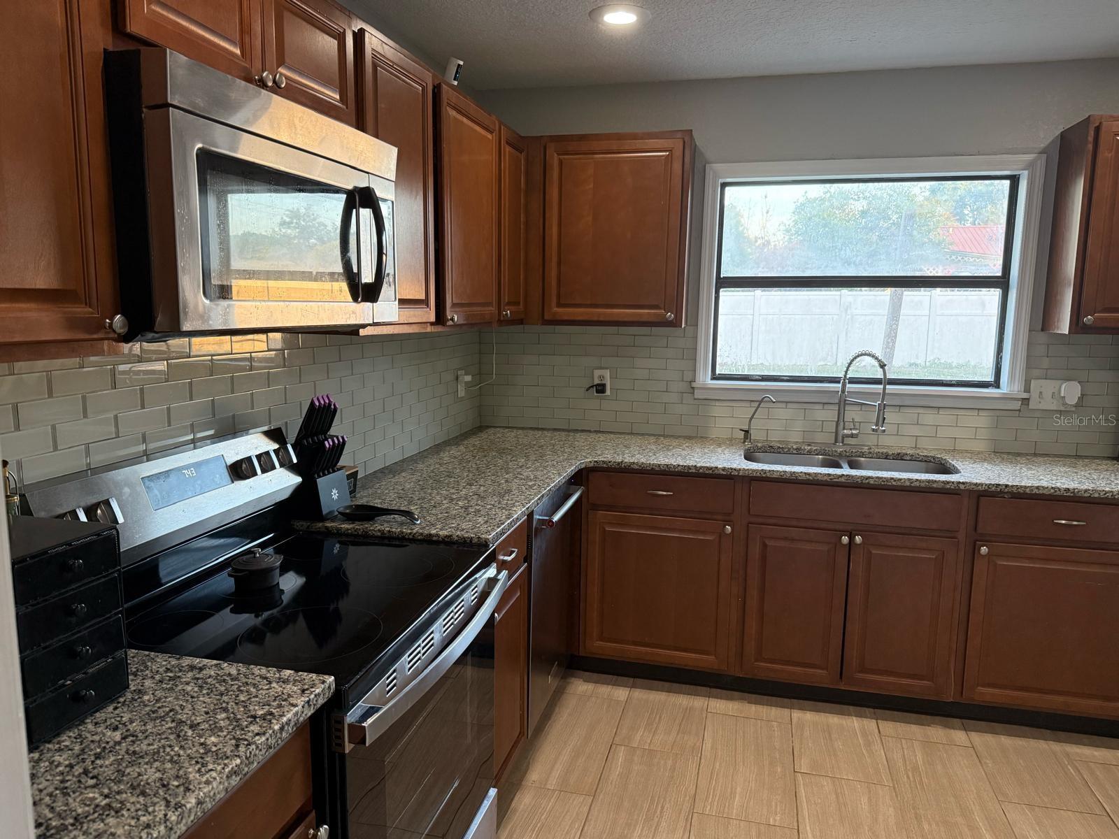 1540 JUPITER AVE — photo 5