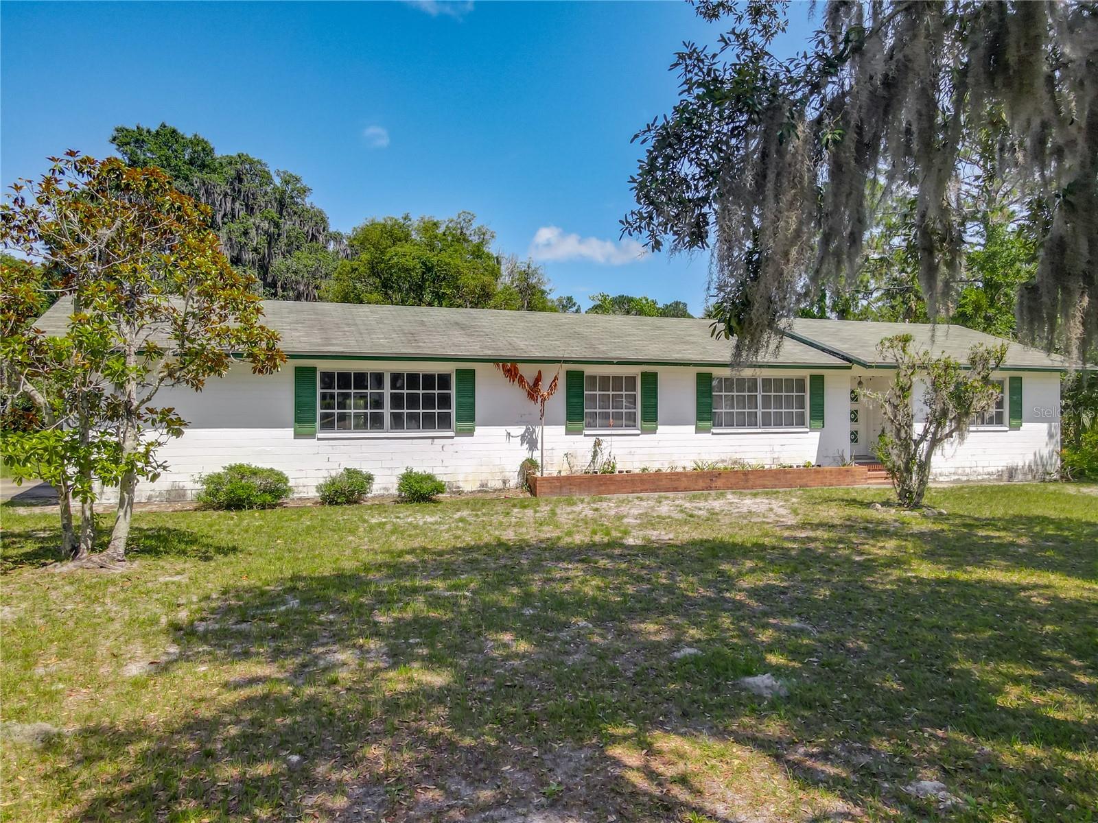 10 MIRROR LAKE DR — photo 2