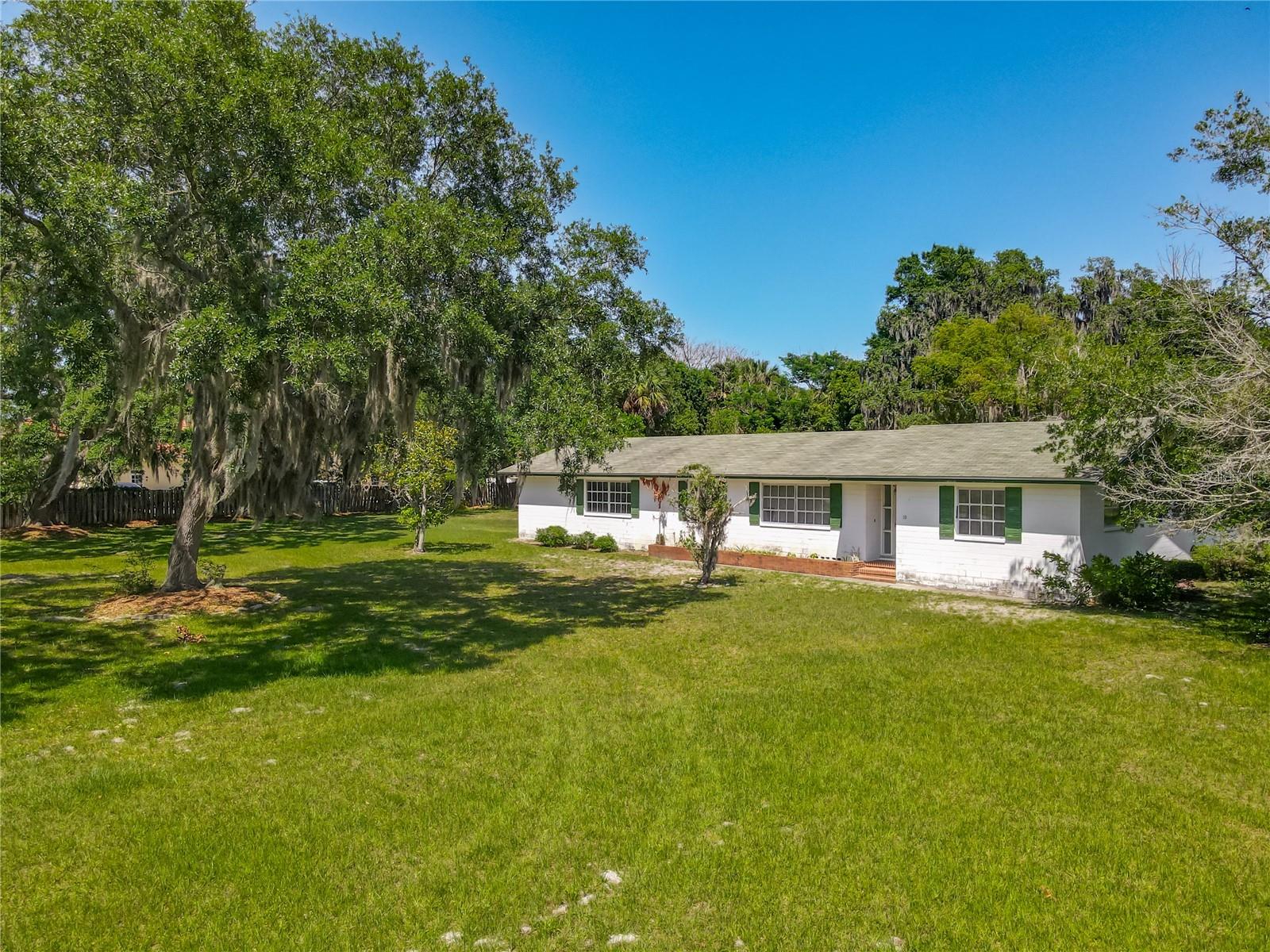 10 MIRROR LAKE DR — photo 11