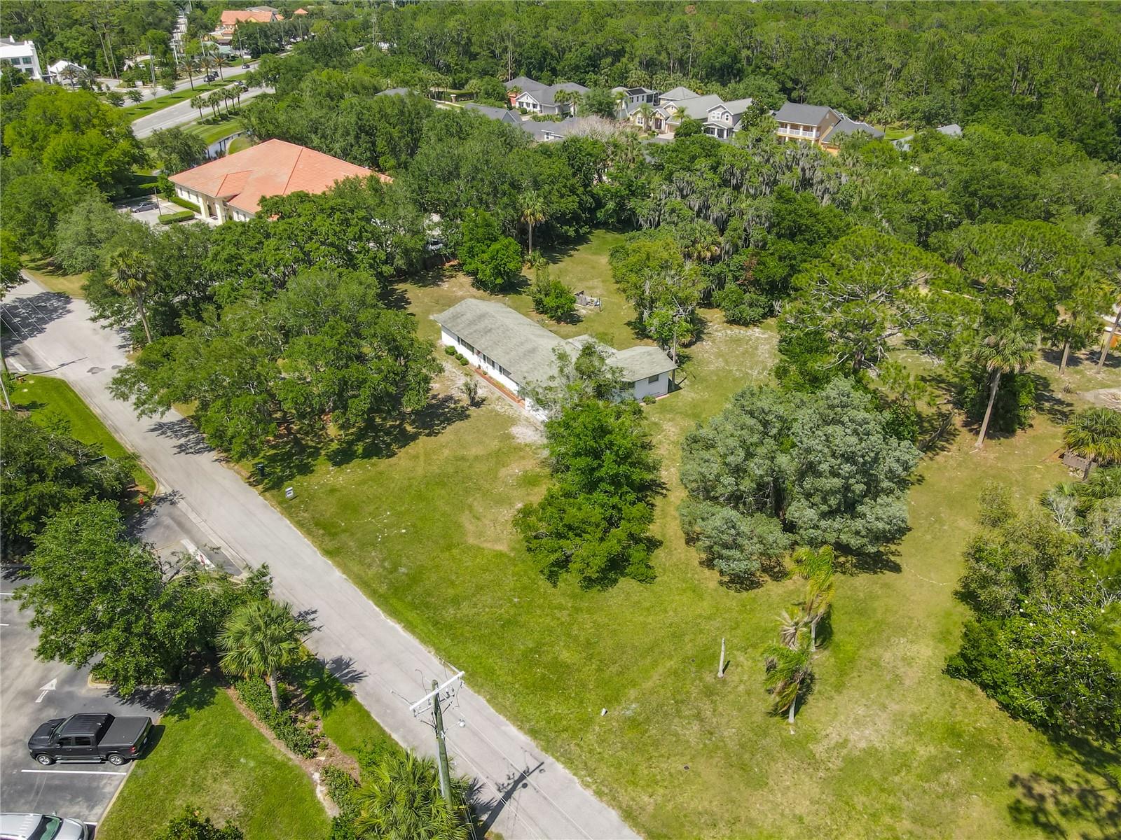 10 MIRROR LAKE DR — photo 12