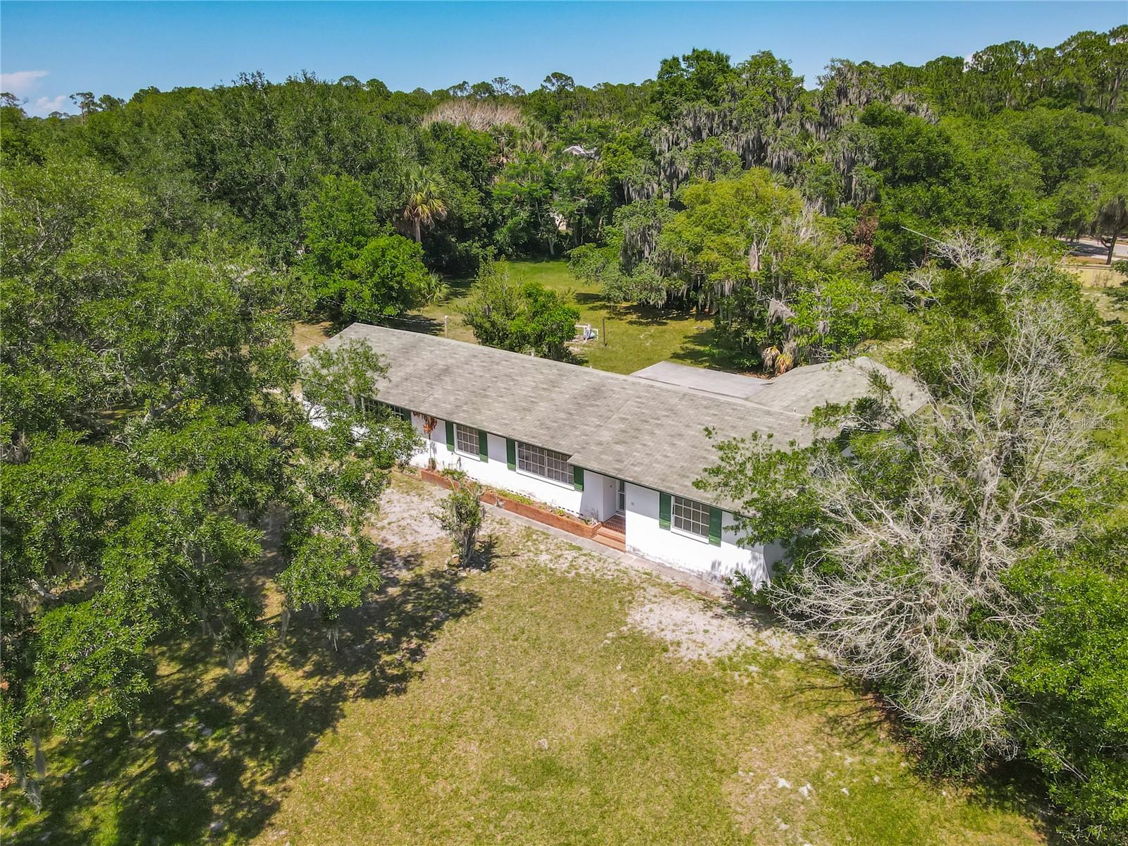 10 MIRROR LAKE DR — photo 4