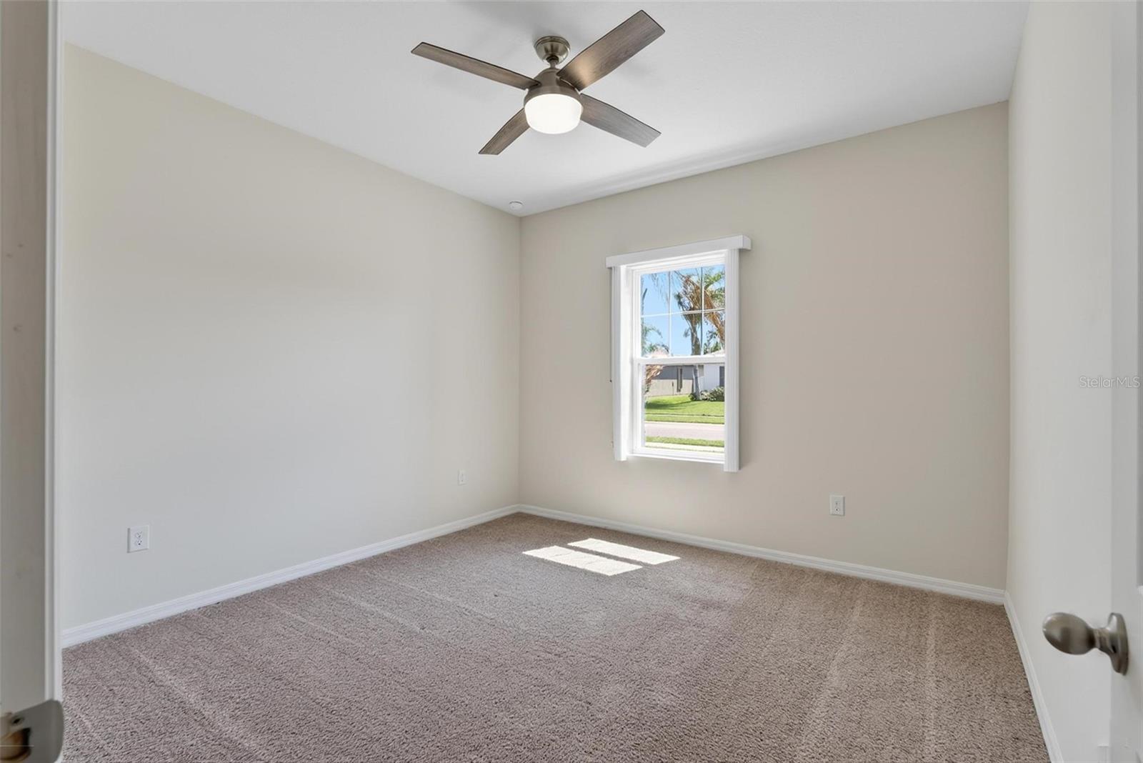 2854 NEVERLAND DR — photo 6