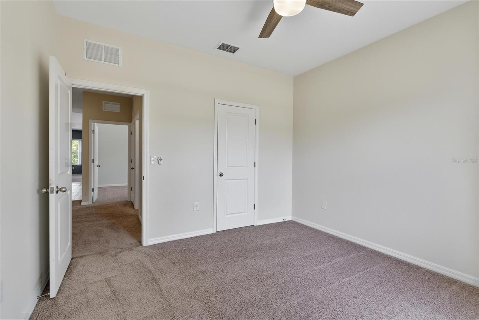 2854 NEVERLAND DR — photo 7
