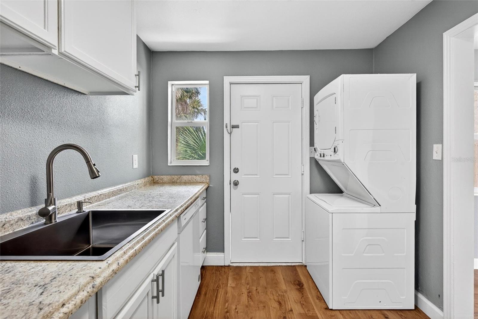 419 N PENINSULA DR — photo 11