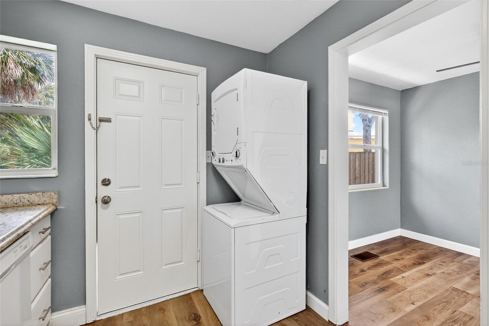 419 N PENINSULA DR — photo 12