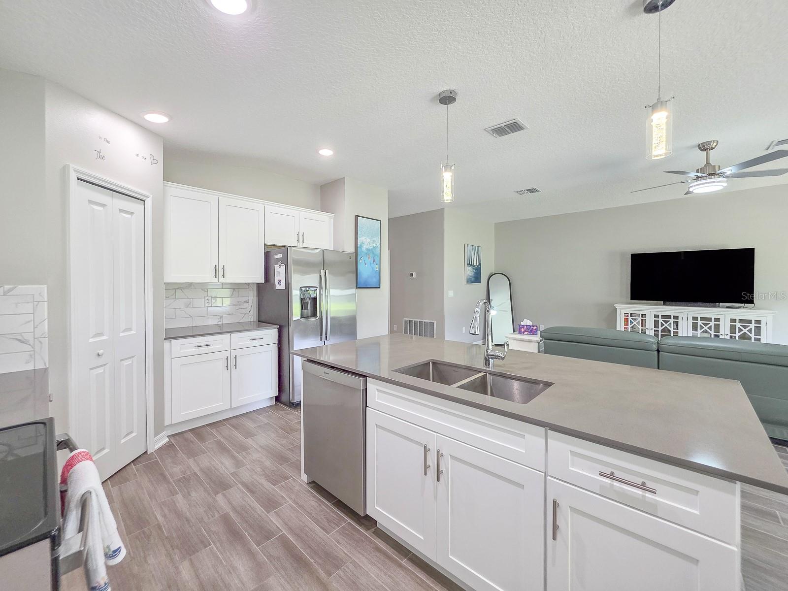 207 WINGED FOOT LN — photo 12