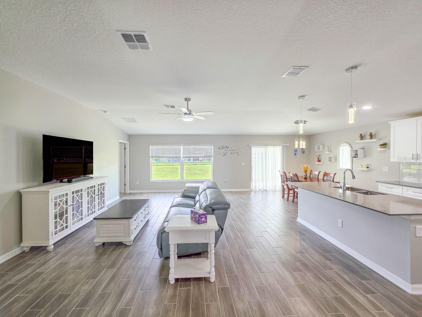 207 WINGED FOOT LN — photo 6