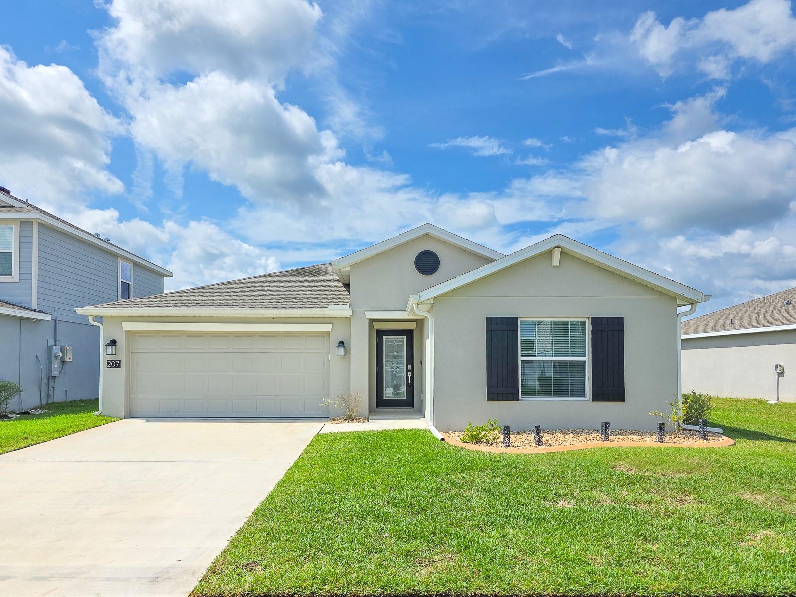 207 WINGED FOOT LN
