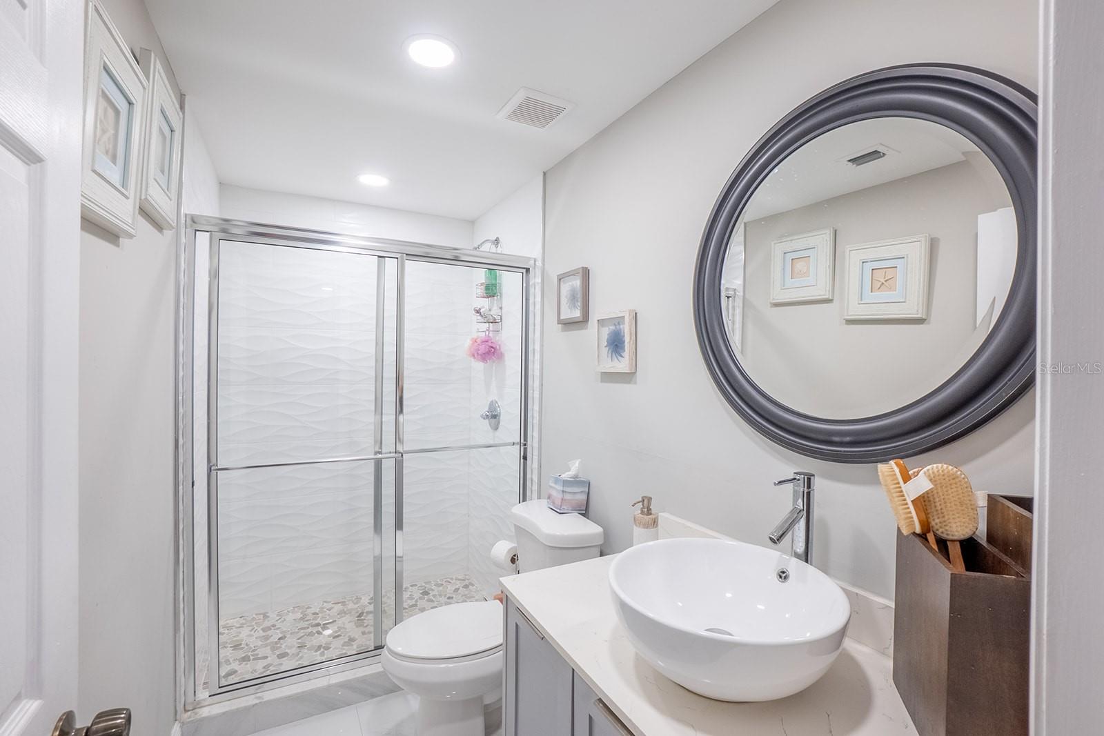 244 LEXINGTON DR — photo 4