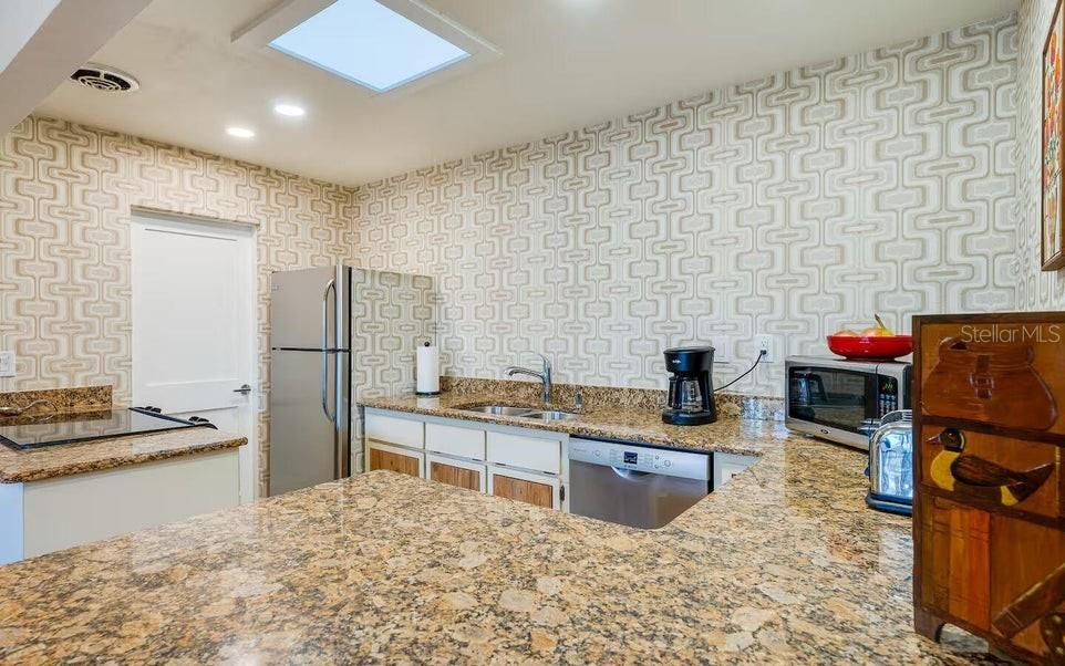1286 JOHN ANDERSON DR — photo 7