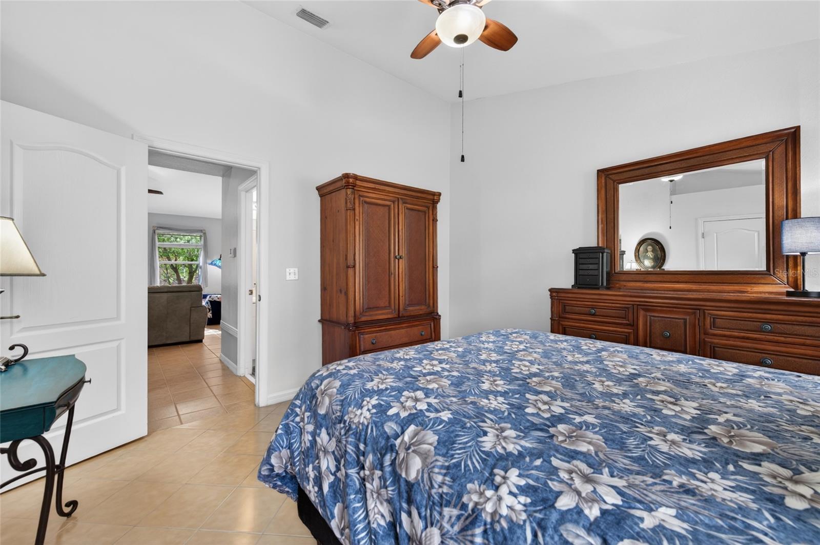 18 OAK VILLAGE DR — photo 7