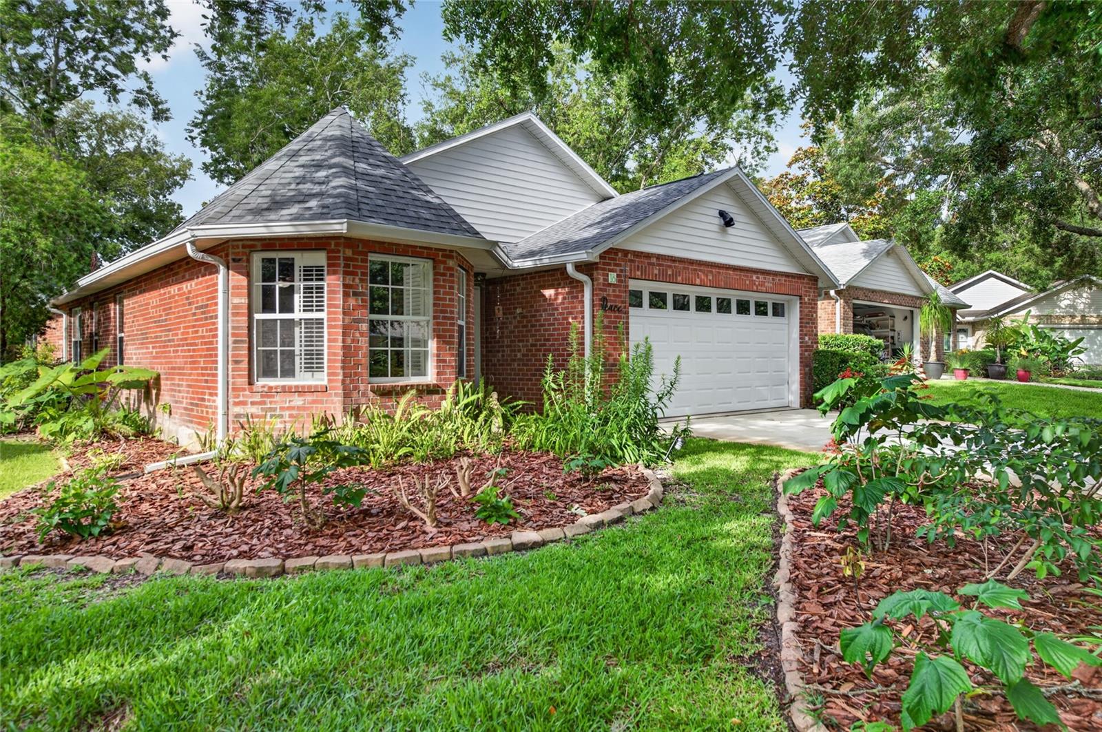 18 OAK VILLAGE DR