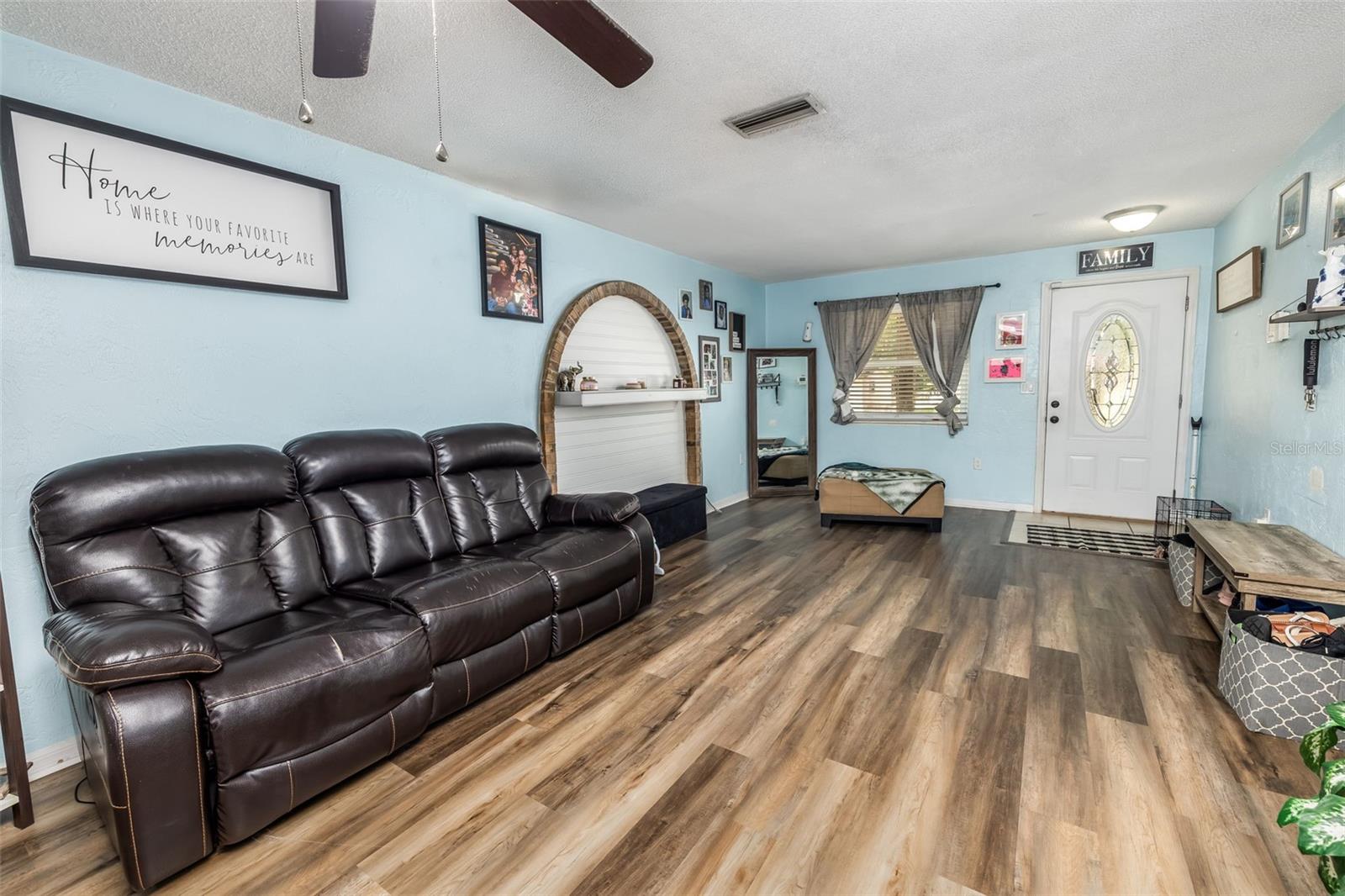 1509 PRIMROSE LN — photo 10